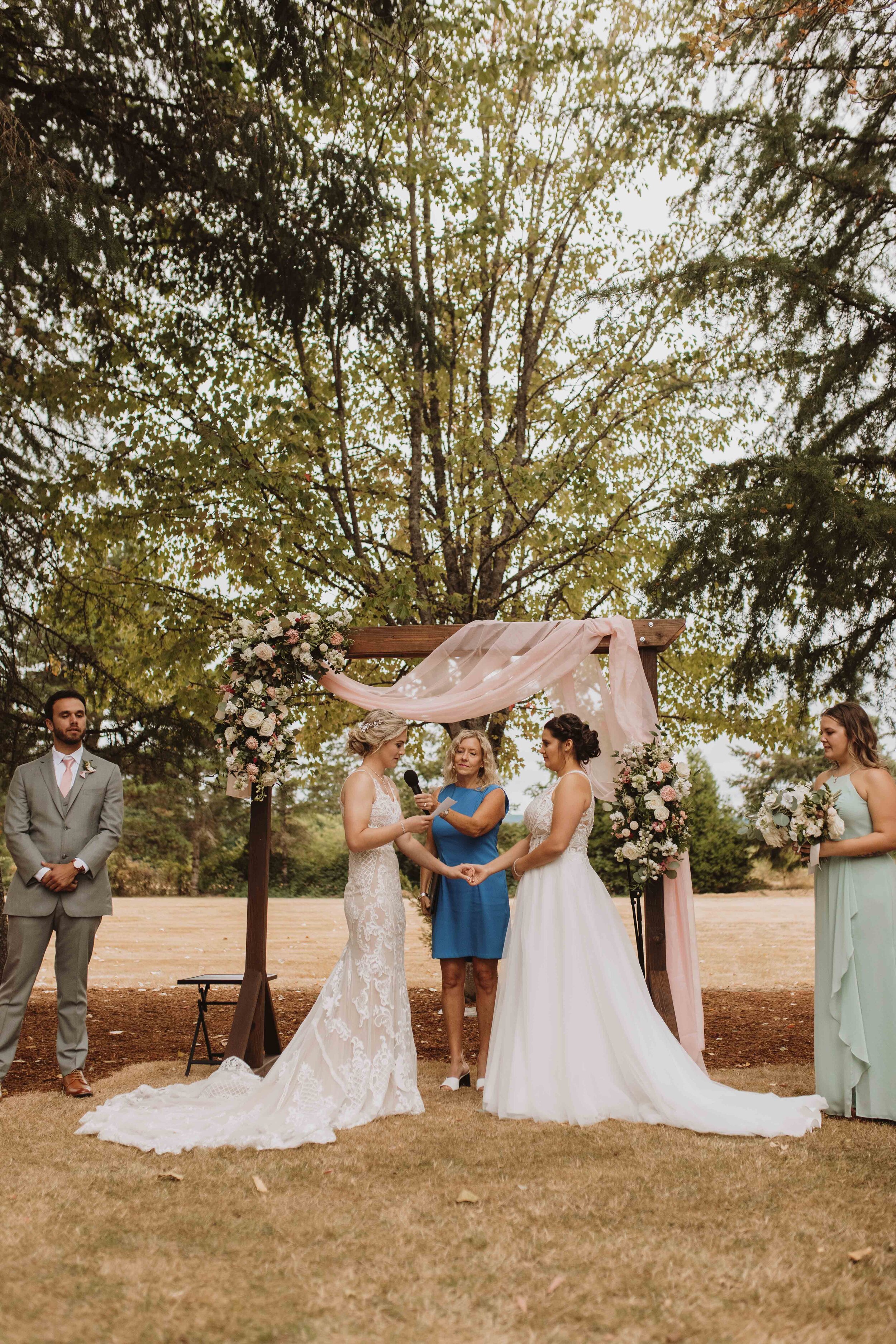 molly-alix-backyard-warren-oregon-wedding-2021-83.jpg