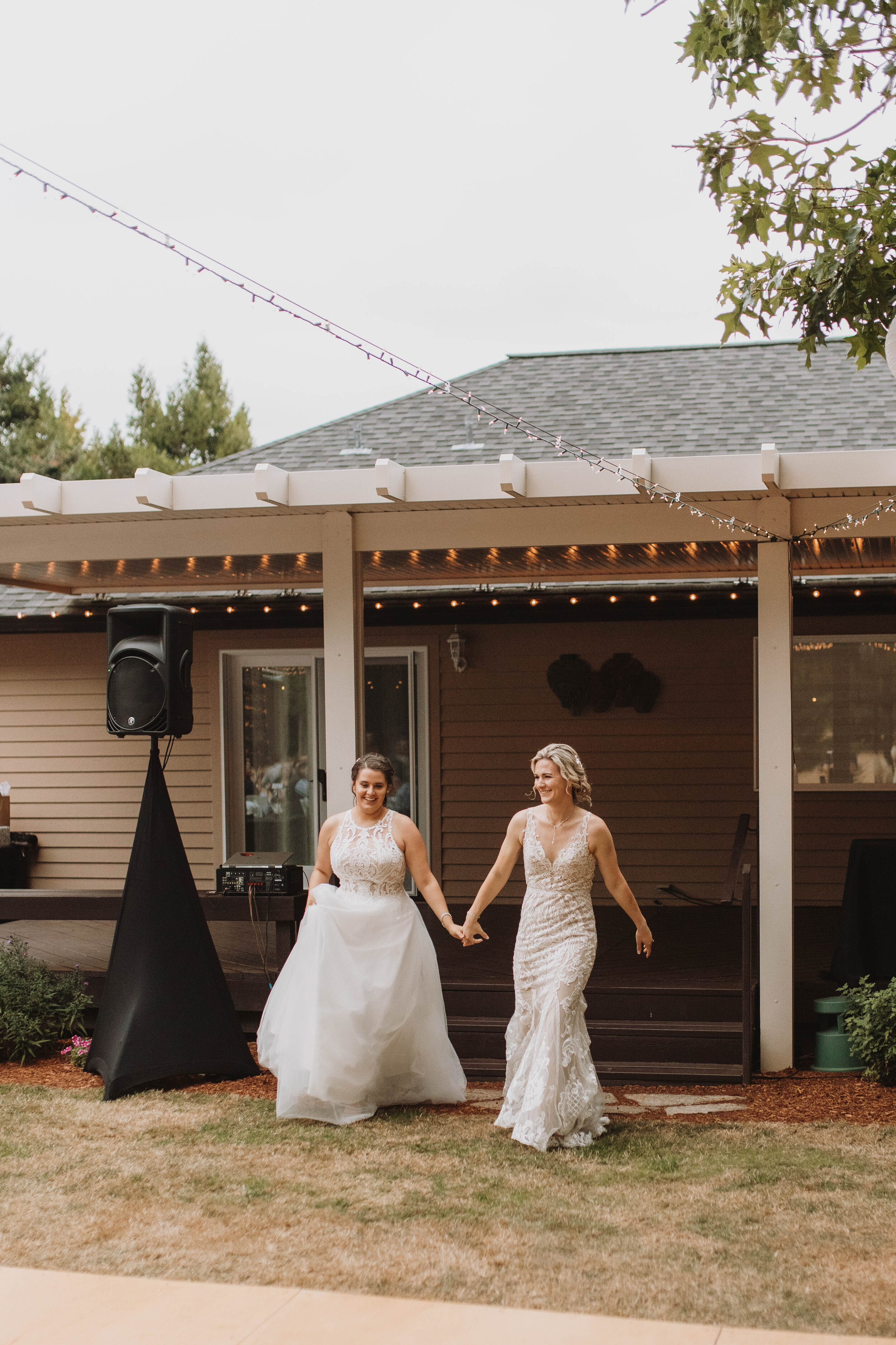 molly-alix-backyard-warren-oregon-wedding-2021-109.jpg