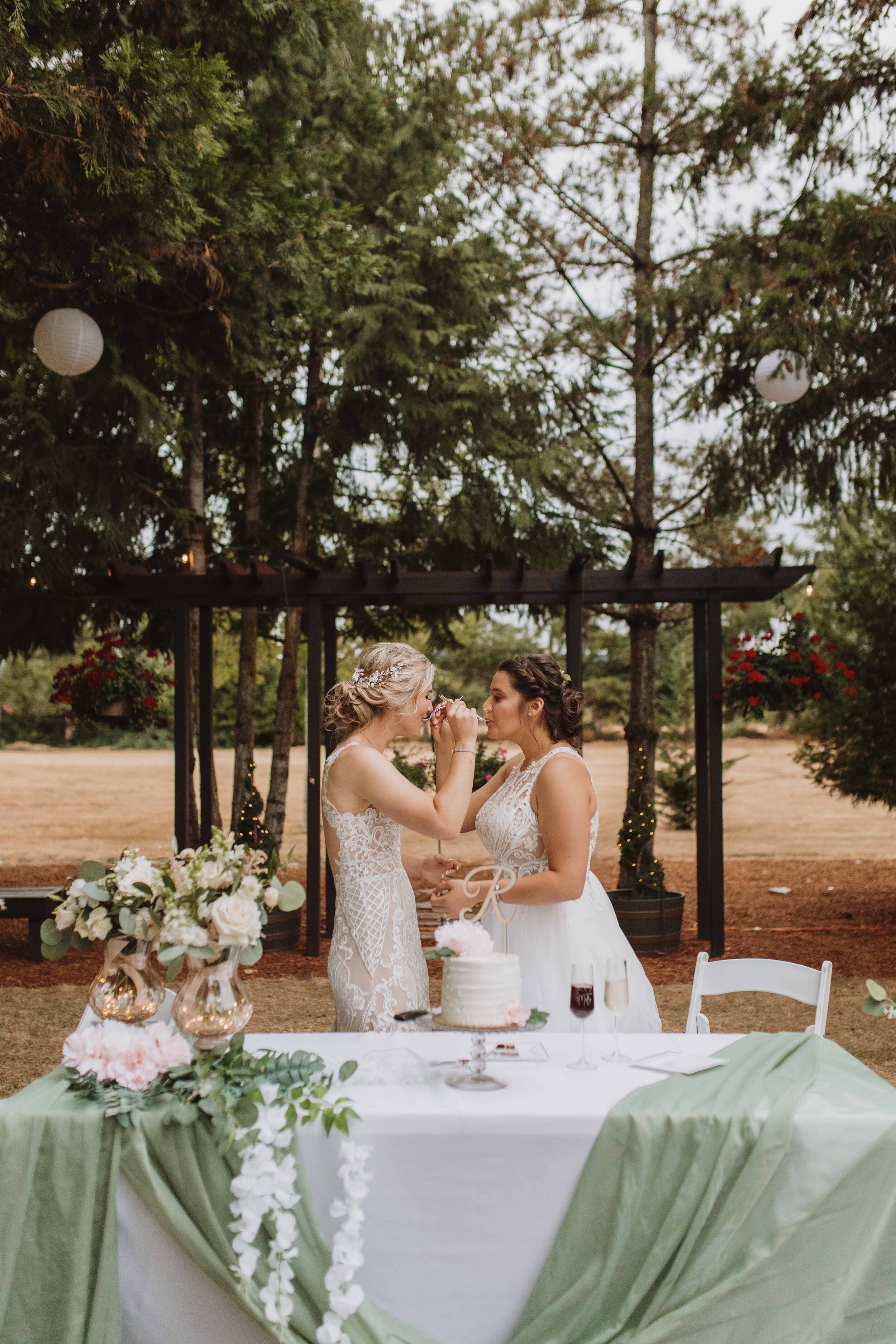 molly-alix-backyard-warren-oregon-wedding-2021-133.jpg