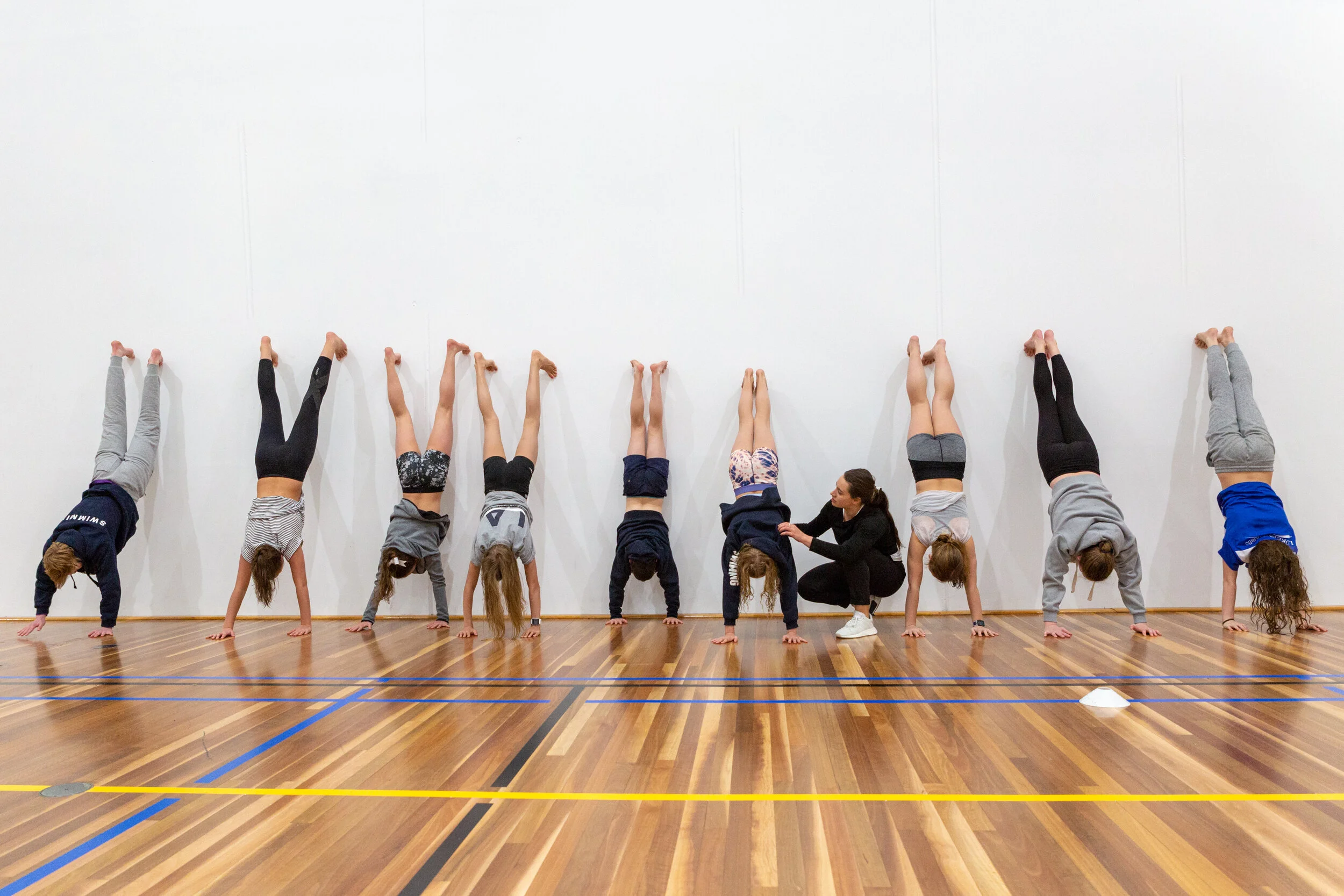 lizard lunge for hip mobility in swimnastics