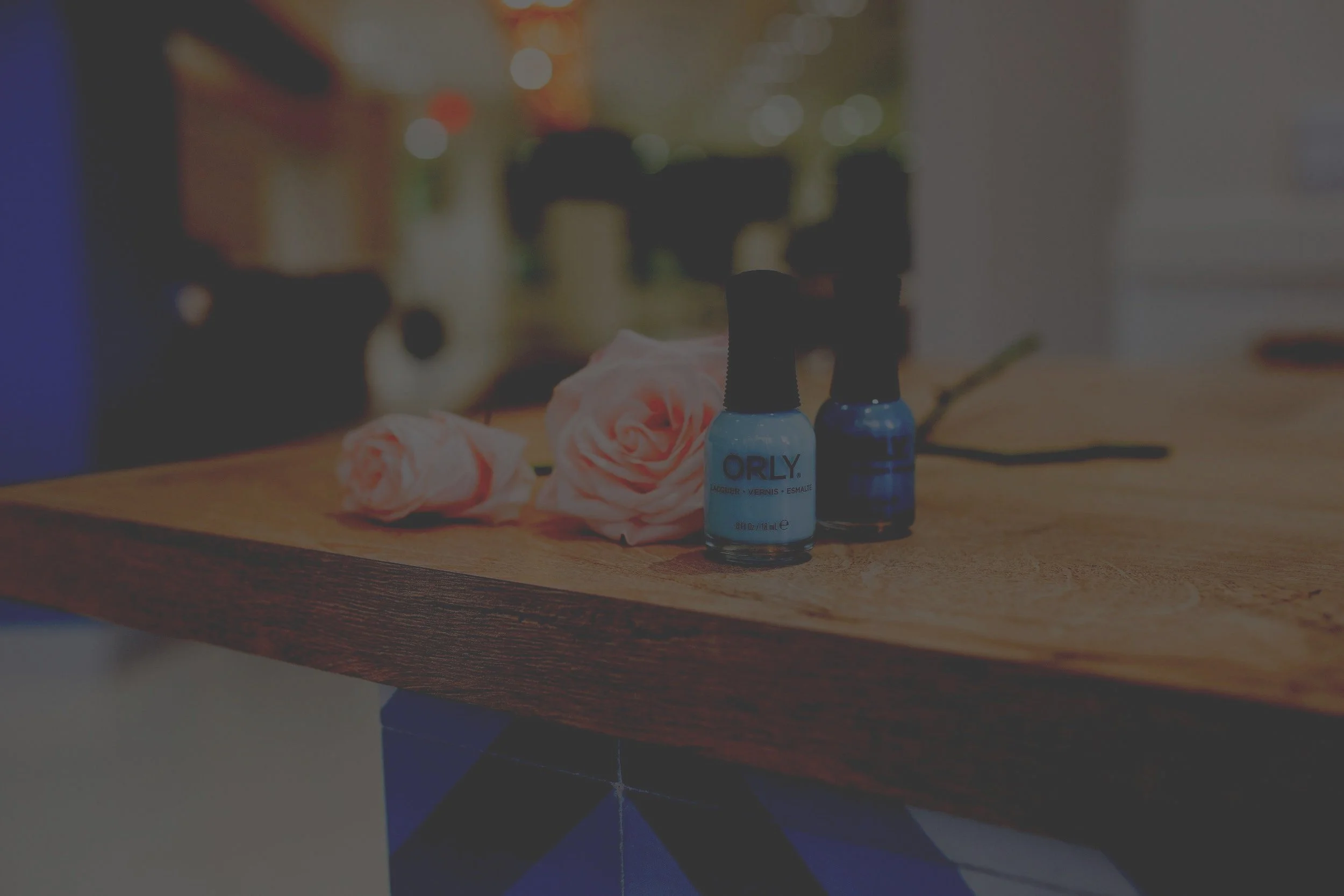 Wallpaper of Nail salon wood table 