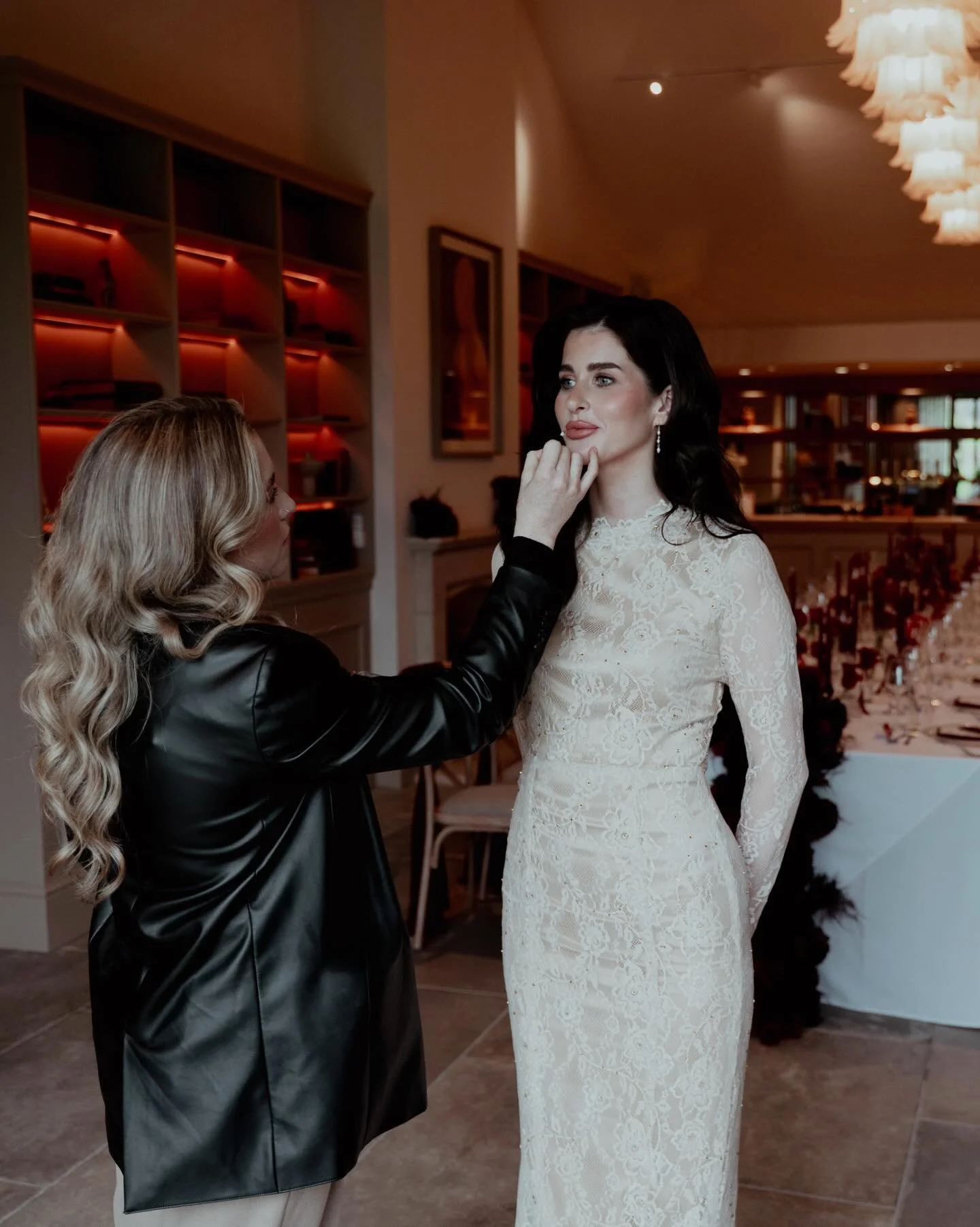 In my happy place ✨
There&rsquo;s nothing quite like those final touches, stepping back and seeing a look come together&hellip; some could say it&rsquo;s like magic 💖 Christmas time is a wonderful time to reflect and I&rsquo;ve been so lucky this la