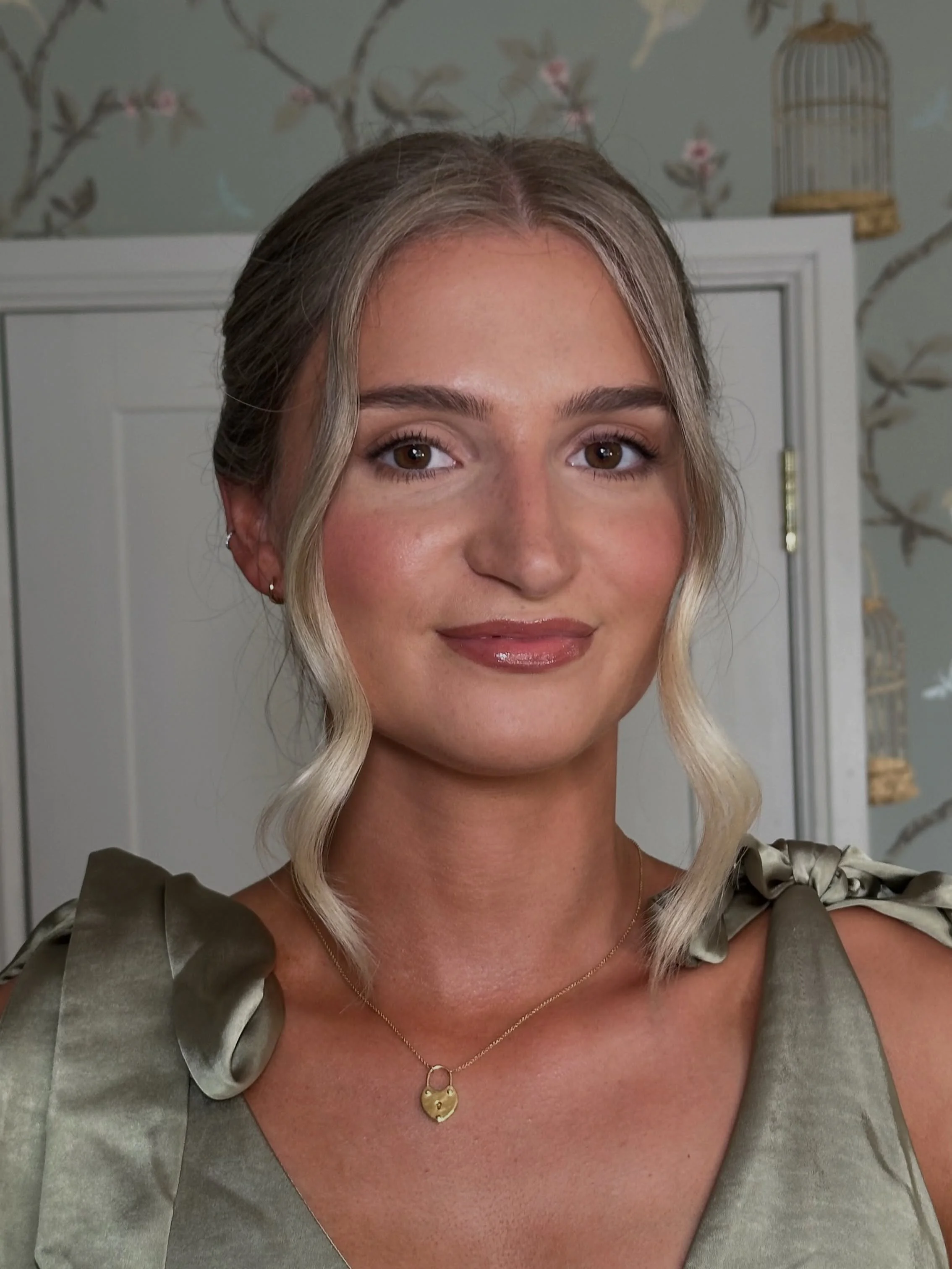 Dreamy matte eyes and buttery skin ✨

A lovely rich warm look that is perfect for a wedding day, love the warmth in the olive dresses which really helped this makeup to shine ✨ 
I may always share my brides but bridesmaids are always given the attent