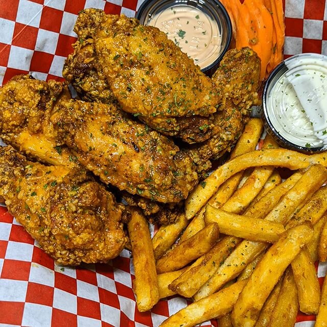 Today you can catch us from 1:15pm-8pm in Los Angeles at 8700 S Western Ave 90047. For ALL PREORDERS visit us online at bellysslidersandwings.com

Get 10% off your meal ANYTIME you come to the truck with our gear. Visit our merchandise store on our w