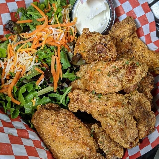 You can catch us from 11-8pm on 8700 s western Los Angeles ca. Preorder online at bellysslidersandwings.com or call us at (424)366-4572 . Delivery available on @ubereats 
Get 10% off your meal ANYTIME you come to the truck with our gear. Visit our me
