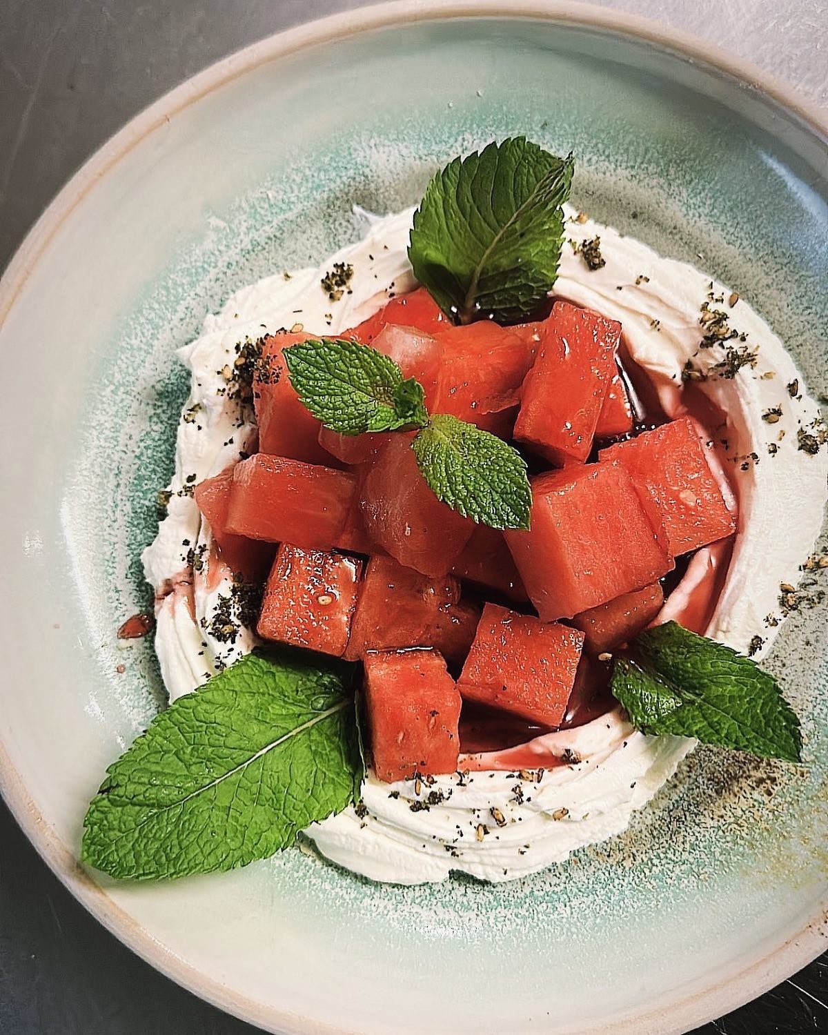 Vattenmelon 
Labne
Mynta
Granat&auml;pplesirap
Zaatar 
🍉