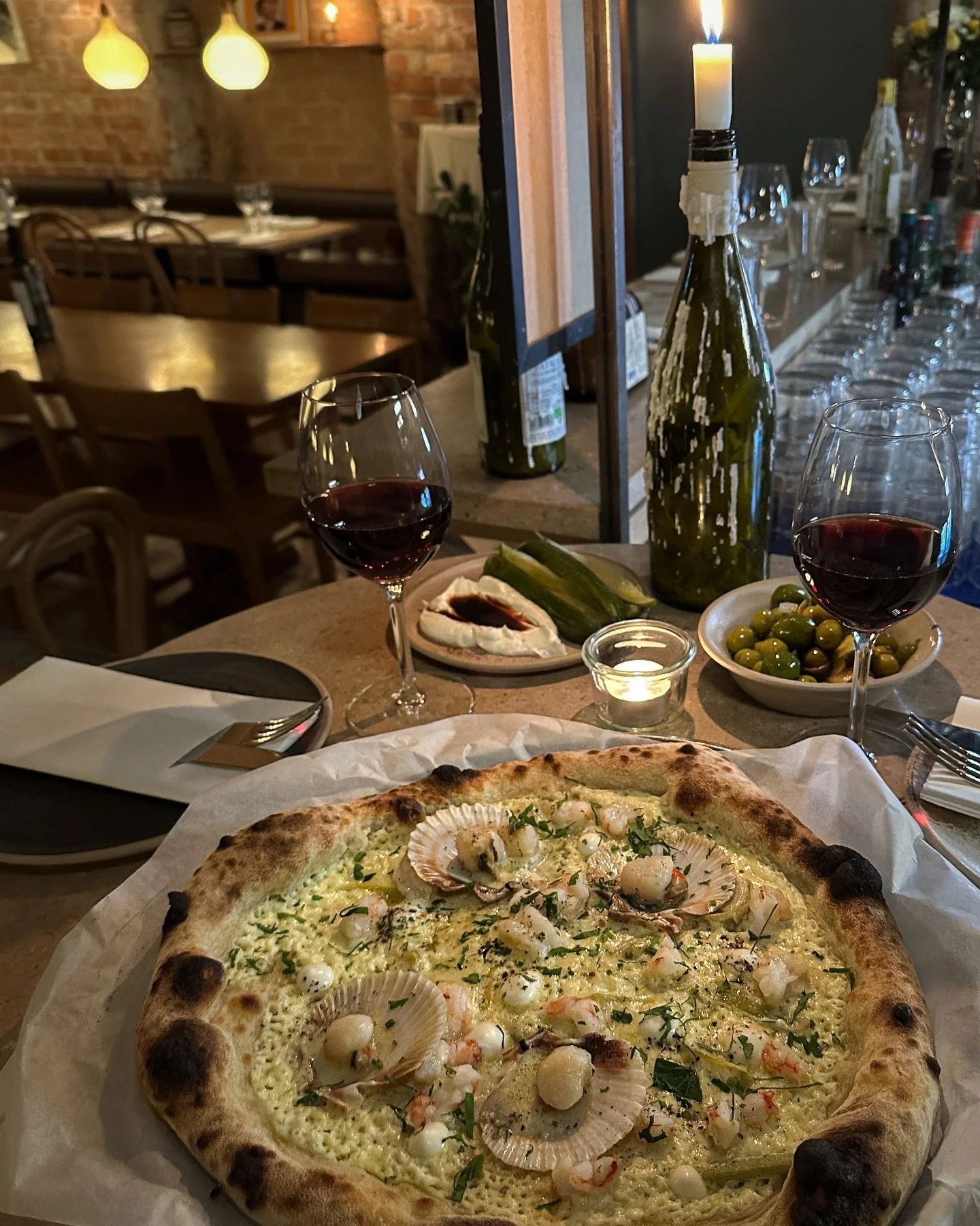 Fawaki di mare! 
Har du testat v&aring;r skaldjurspizza? 

Fawaki di mare &auml;r v&aring;r egna version med r&ouml;dr&auml;ka, drottningmussla, kron&auml;rtsskocka, svartpeppar och ost p&aring; en cr&egrave;me fra&icirc;che botten. 
F&ouml;rsta tugg