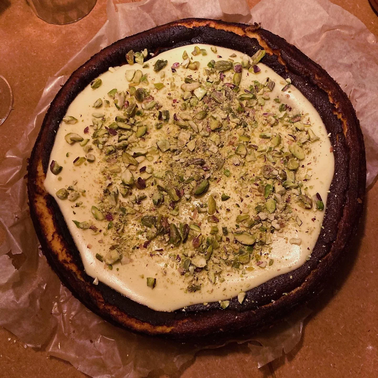 Cheesecake!
We had this from the start (almost) and it gets better and better every year. Right now we found the perfect recipe to make it even more creamy and delicious. The orange frosting on the top and the pistachio crunch takes us back to the fl