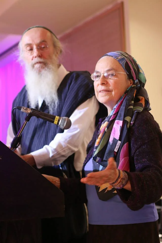 Reb Sholom Brodt, z”l, and tibadel l’chaim tovim Rebbetzin Judy Brodt