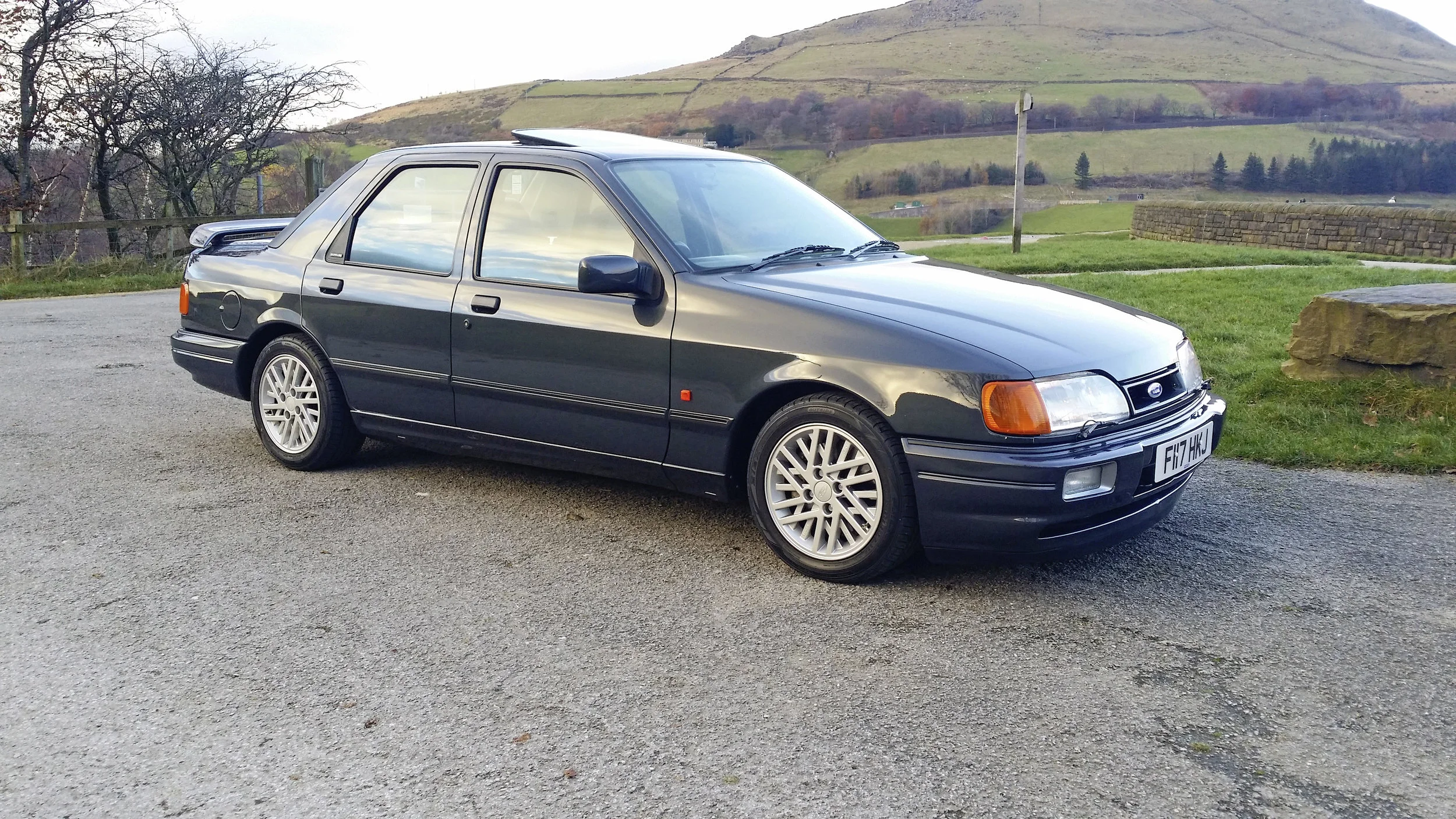 Ford Sapphire Cosworth.jpg