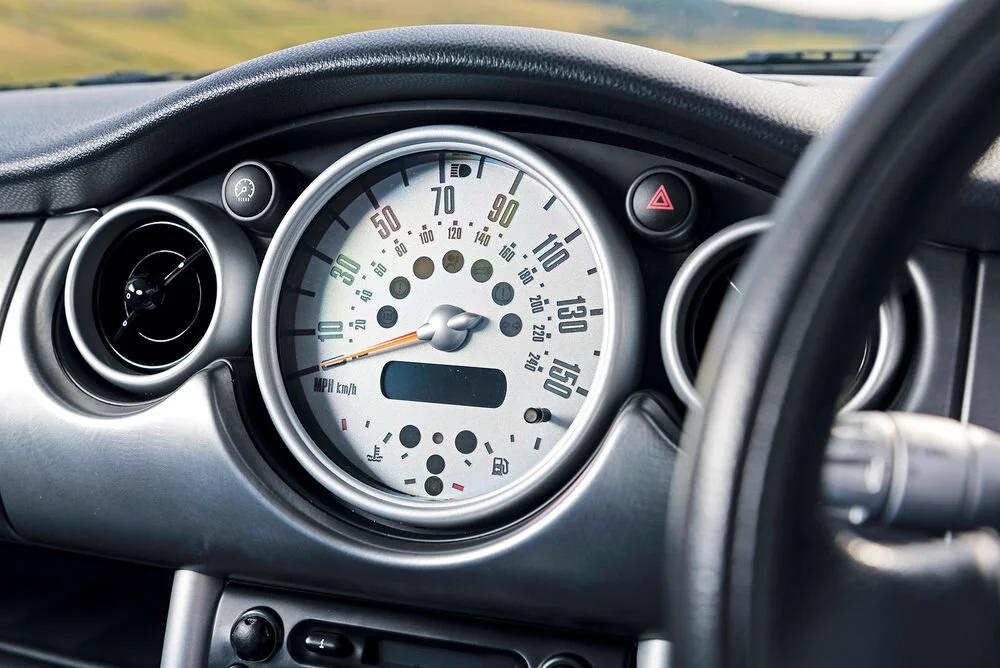 modernclassics-minicoopers-jordanbutters-1258_preview.jpg