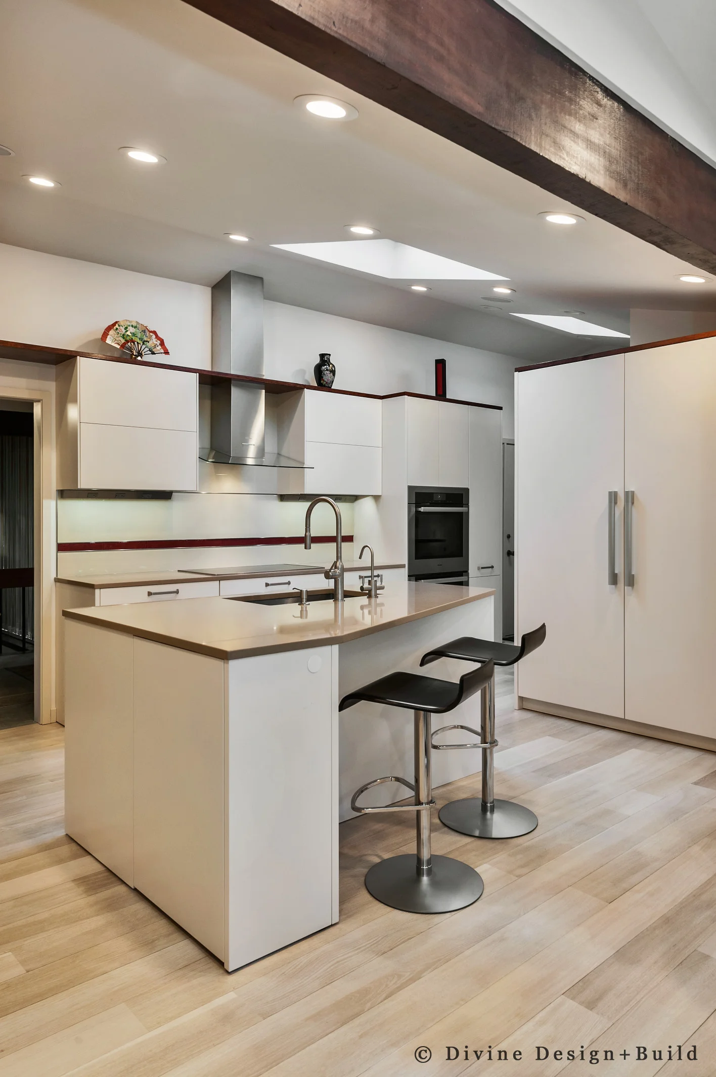 Boston Newton Frank Lloyd Wright Transitional Leicht Kitchen Red