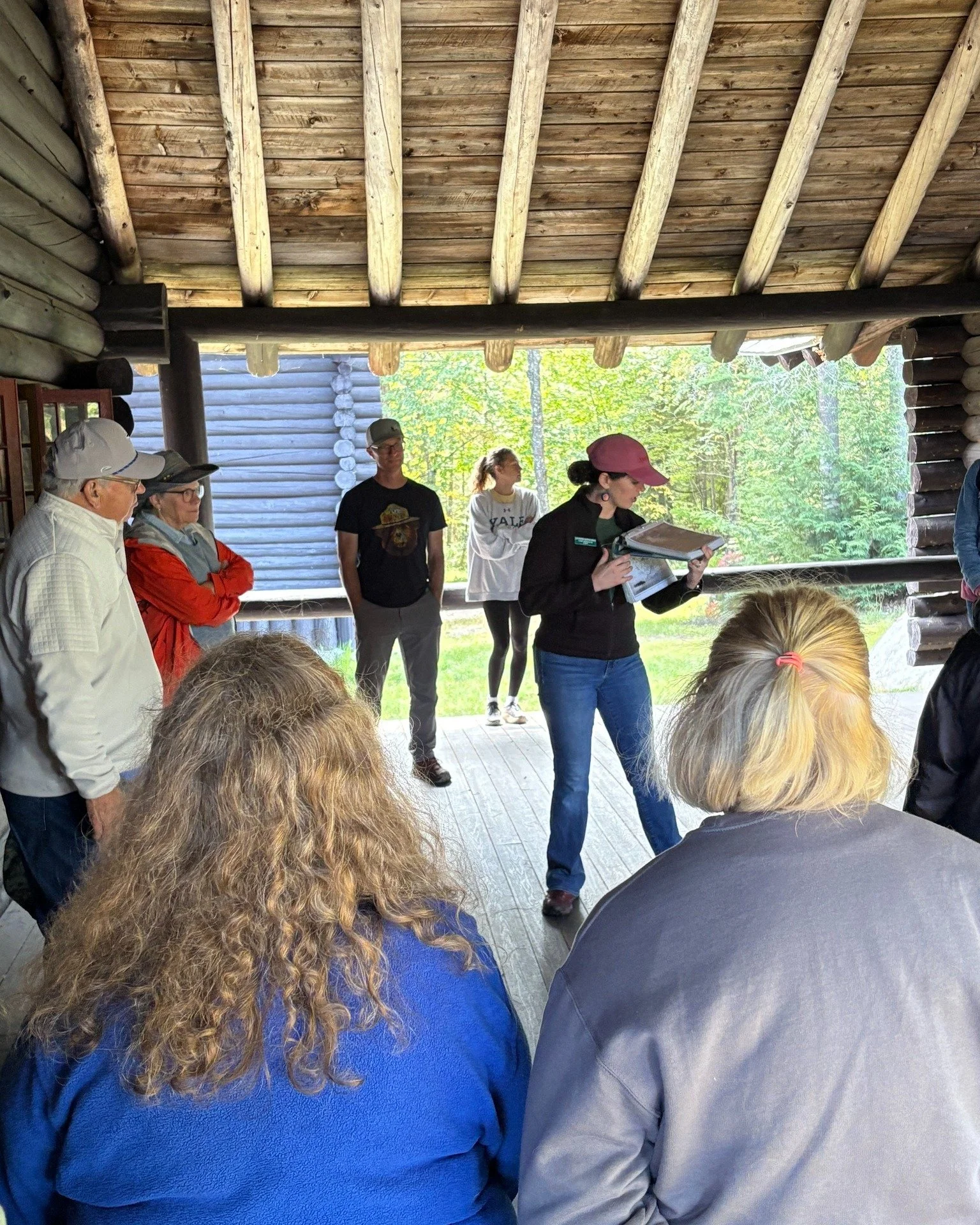 Help us share #GreatCampSantanoni's storied past by signing up to be a volunteer docent in the 2026 season!
Virtual training will take place this winter. Visit greatcampsantanoni.com/volunteer for more information or to sign up!