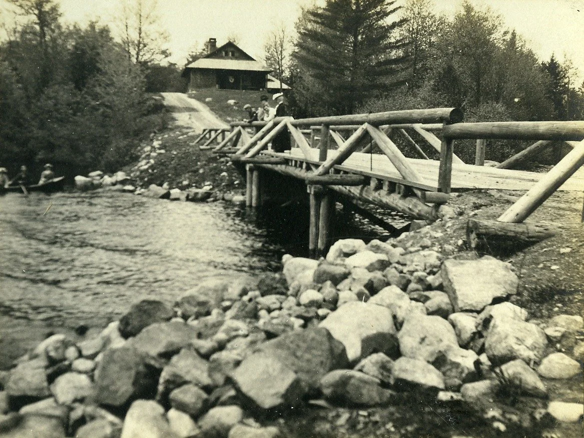 Do you have a story to tell about #GreatCampSantanoni? We'd love to hear it! @adkarch has partnered with @ourstorybridge to tell the story of Santanoni. So far, we've heard from former staffers, researchers and advocates, descendents of former owners