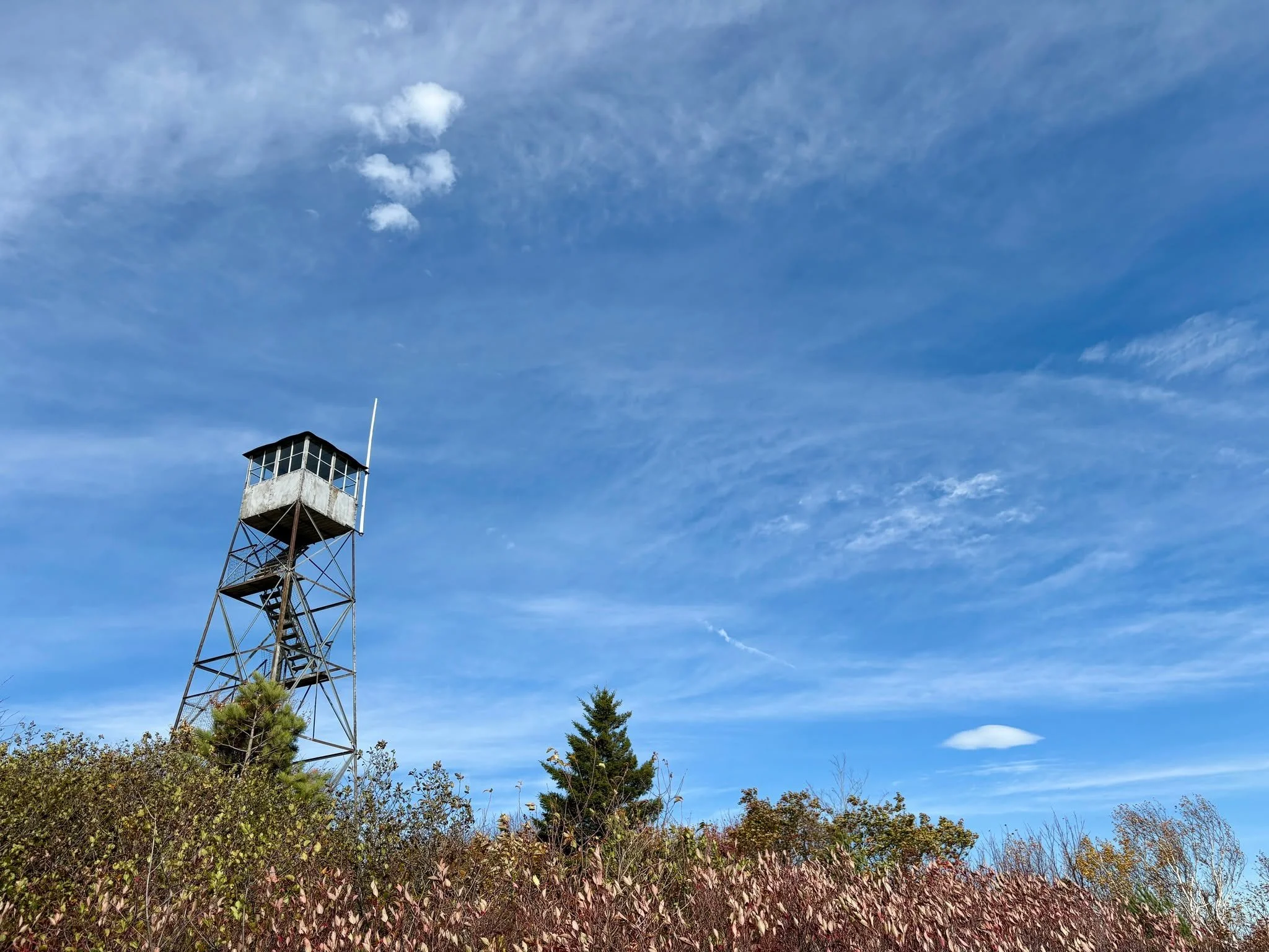 Looking for a job with a view? Our neighbors, the Friends of Poke-O-Moonshine, are looking for a Summit Steward for 2026. Visit www.pokeomoonshine.org for more information about how to apply. The deadline is April 1!