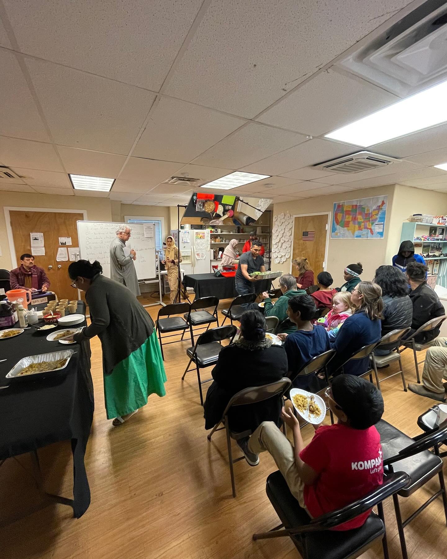 Last week we enjoyed a traditional Pakistani dish chicken pulao made by Asifa A and her mom, Nasreen! Check out their recipe in the last picture!!

Pakistani Harmonium player and singer Daniel W accompanied the cooking demonstration with his music 🎶