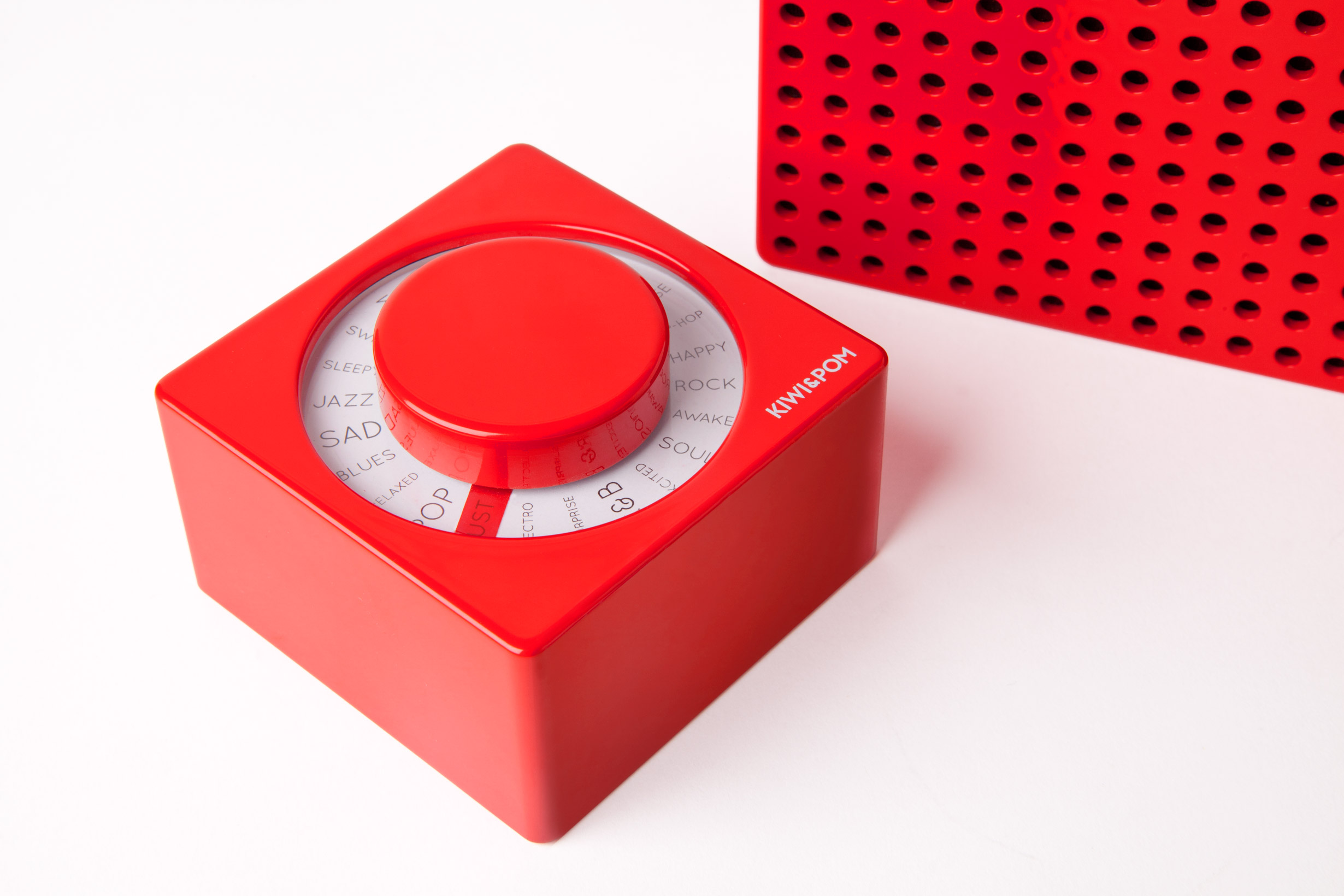kiwi_and_pom-products-kp_radio-11.jpg