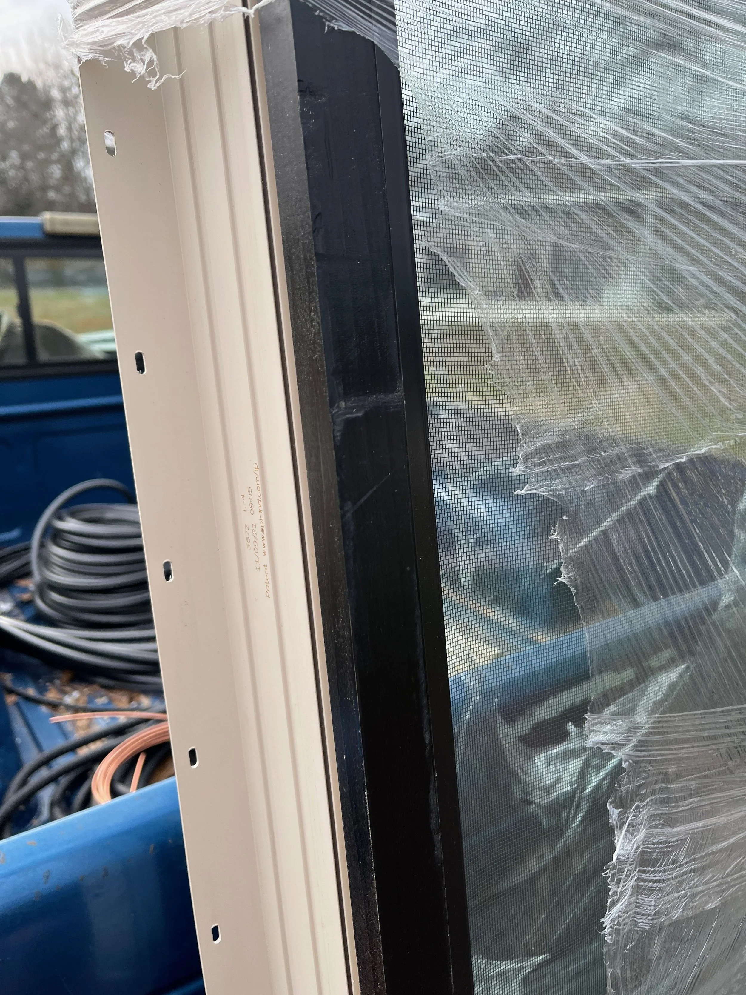 Close-up: Replacement casement delivered damaged, January 28, 2022.