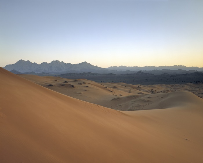1_Desert+and+mountains+between+Hatta+and+Al+Ain.jpg