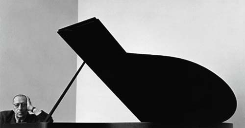  Arnold Newman, Igor Stravinsky, New York City, 1946 (Estimate: $5,000 - 7,000, AED 18,000 - 26,000) 