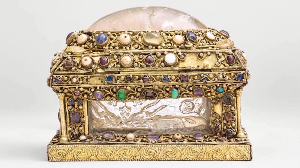 Relinquery casket made from Fatimid rock crystal plaques.jpg
