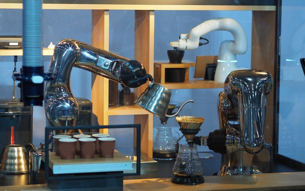 Robo Cafe_Dubai.jpeg