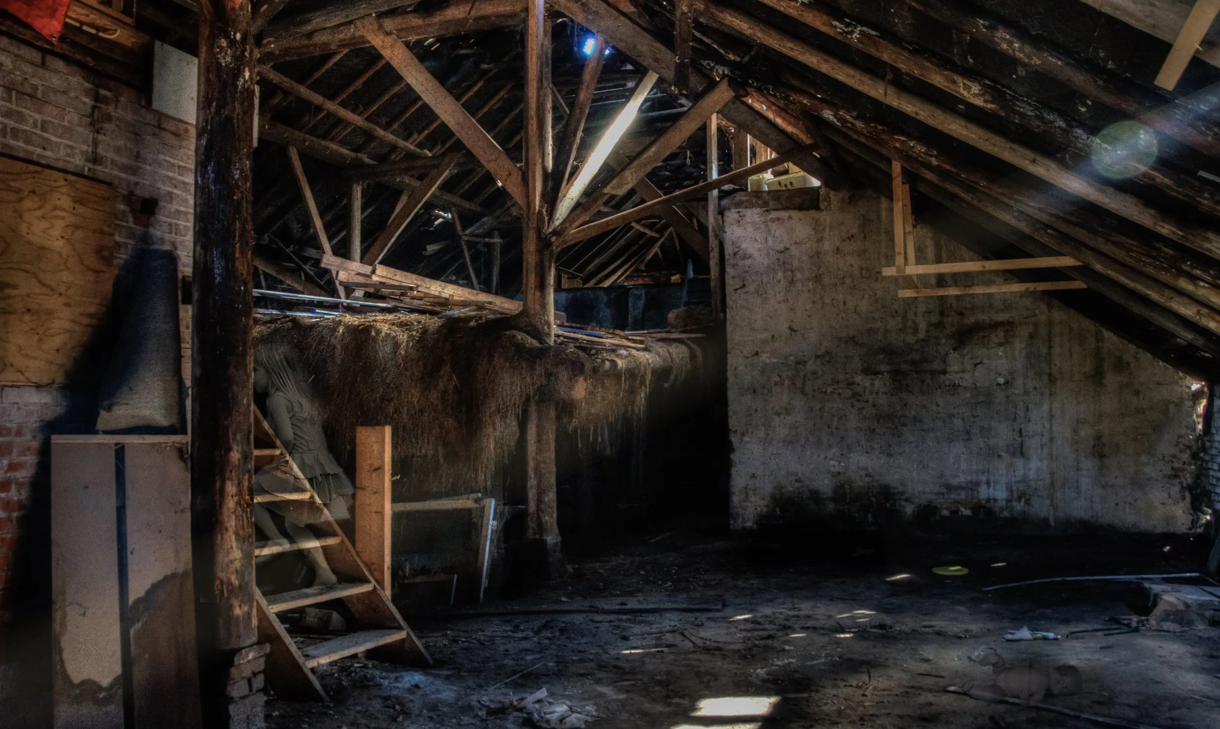 barn-dirty-stairs-55656.jpg
