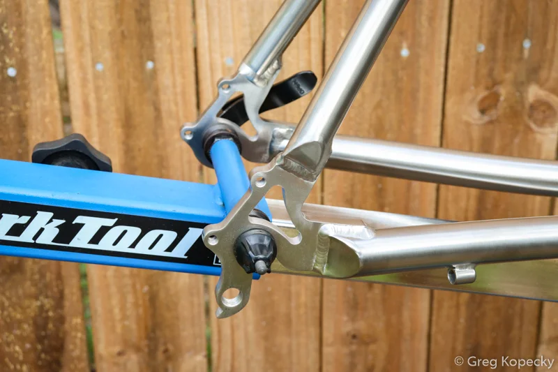Habanero-Cycles-titanium-road-bike-dropouts-Minimal-Multisport-1.jpg
