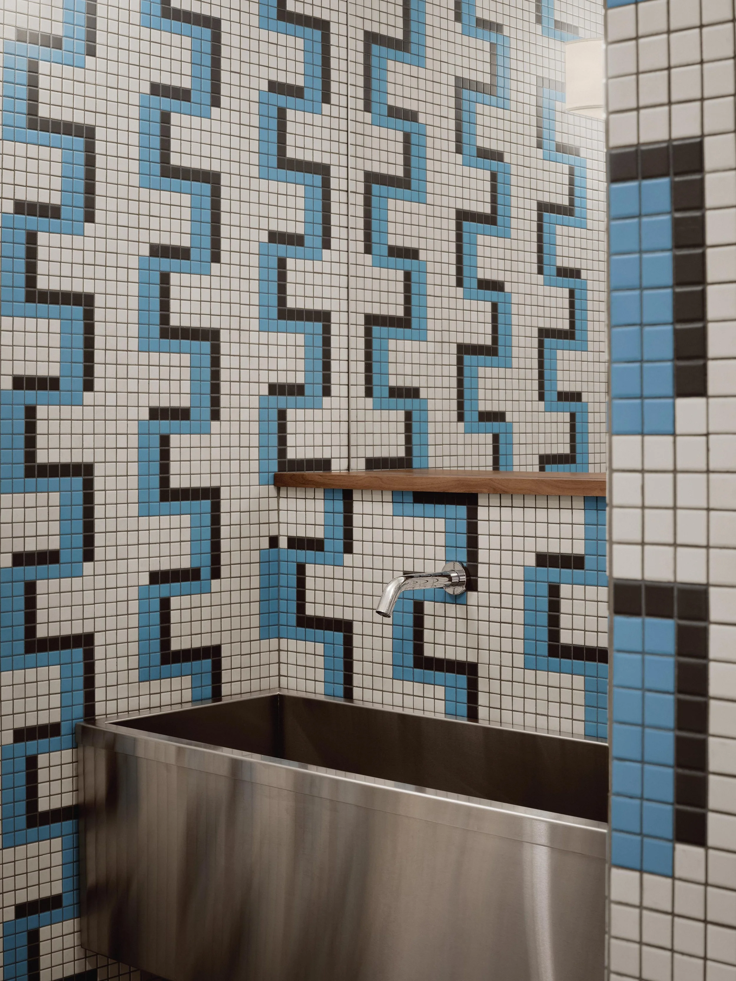 Red Tiger & Blossom - Angus