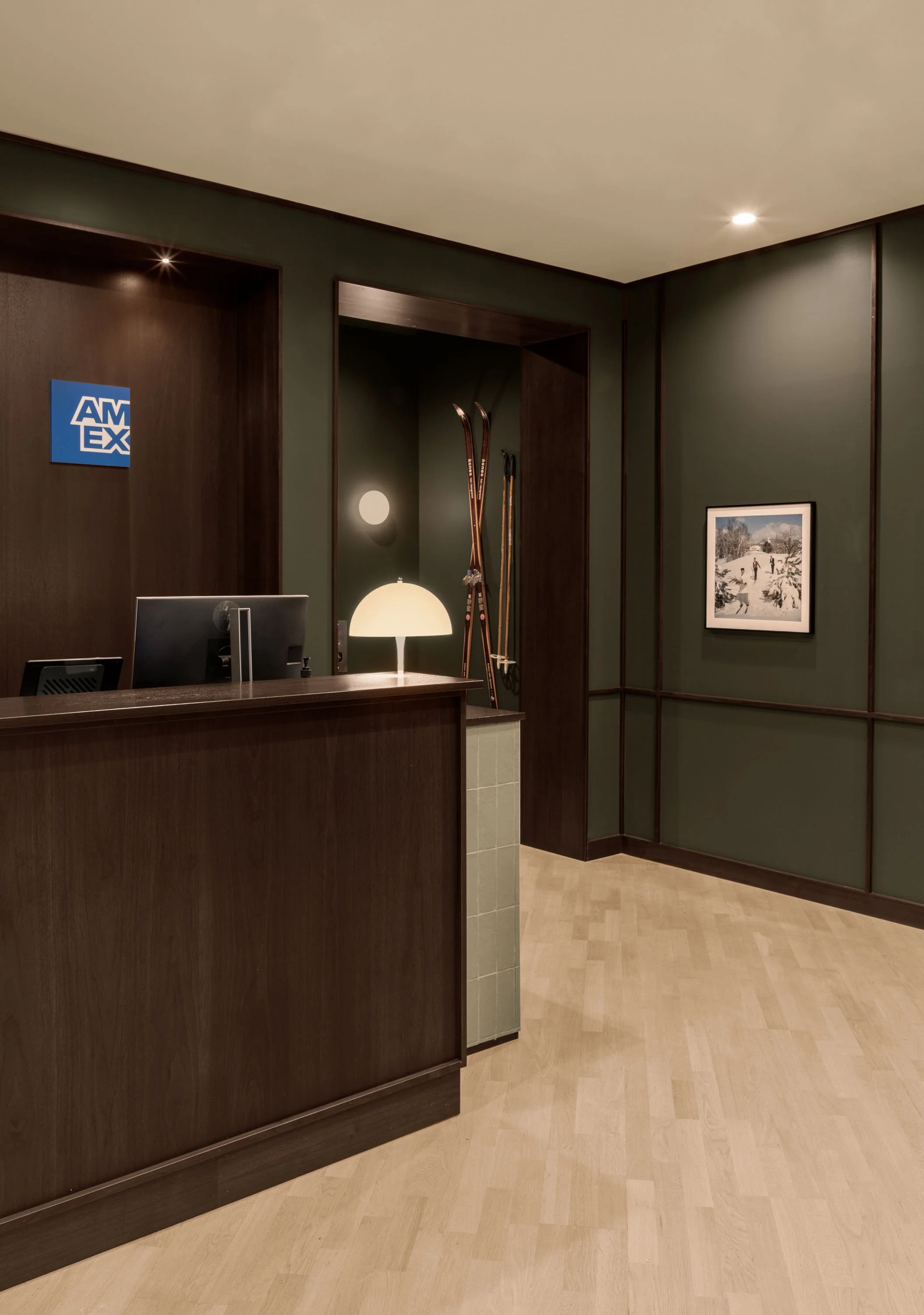 Chinook Lounge-117-Edit.jpg