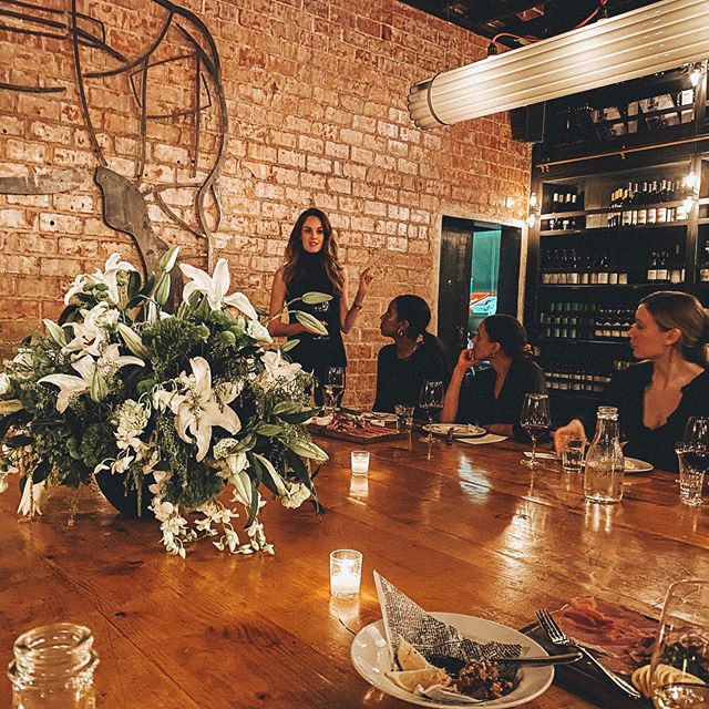 Another influencer marketing dinner in the books- this time in LA in the private Wine Library of @terronila 😎🍷 Big thanks to everyone who made this evening so special! 💕💕 @cassandra.cadwell @jordynn.wynn @parachutehome @carbon38 @violetgrey @dail