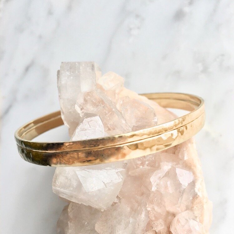 Gold Hammered Bangle 2.7 mm