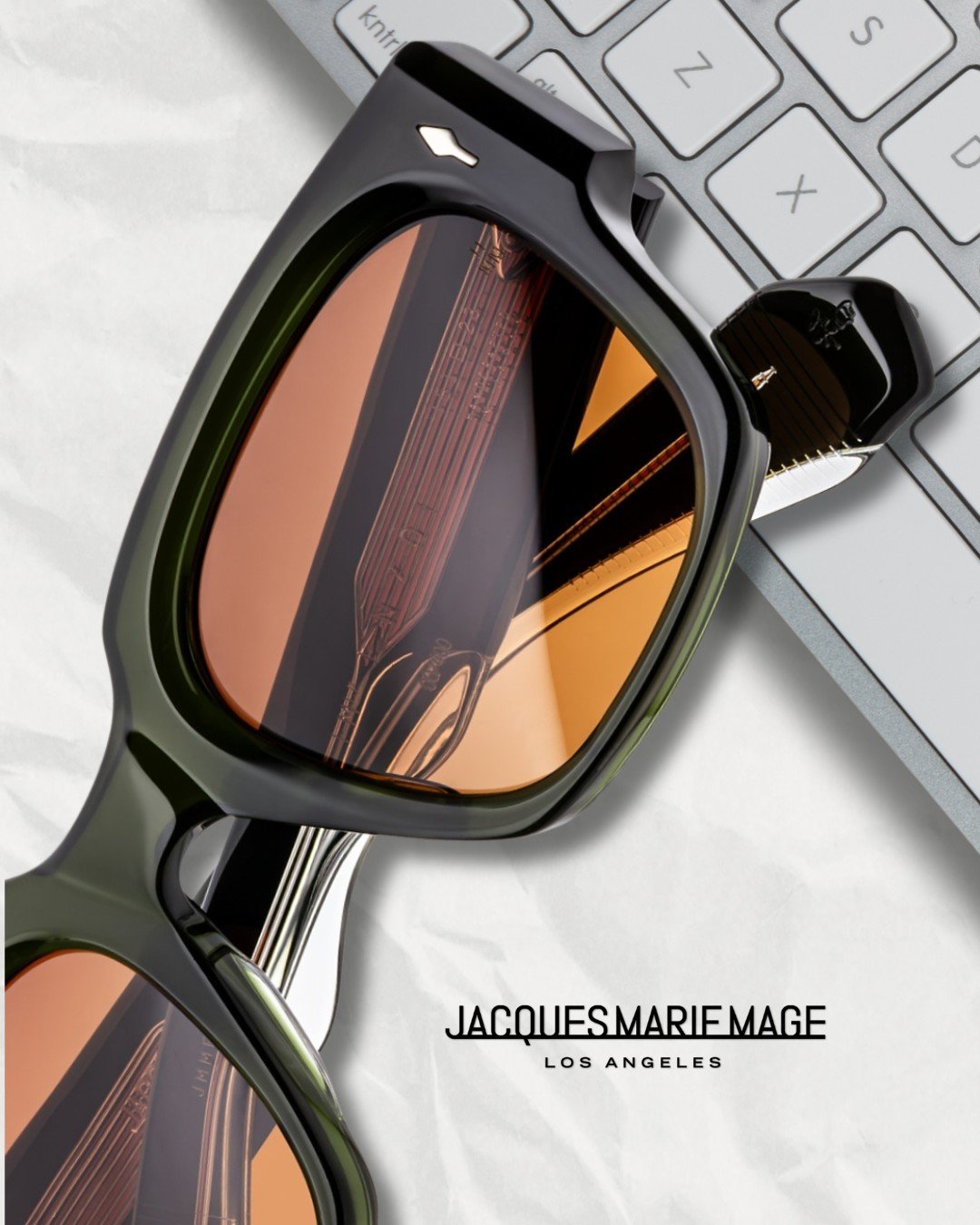 CIRCA COLLECTION FALL25 - ENZO

Bold, blocky, and sophisticated, these are powerful frames designed for powerful personalities&hellip;

The Enzo, now available in seven (7) limited-edition color stories, is seen here in Borneo, composed of plant-base