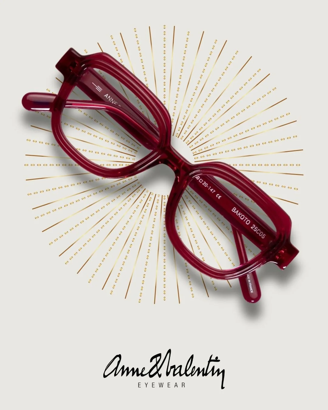 Model BAKOTO - Concept BAKKELITE

BAKOTO, between trapeze and butterfly, a singular and distinctive frame.
The sculptural, undulating reliefs highlight the face and enhance the design.
A play of reflections and shine that reveals the material.

📸 @A