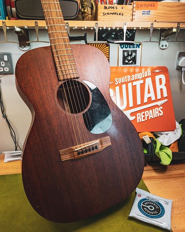 This lovely #matrin #omguitar is in for a bit of tlc. The action is too high so I&rsquo;ll be straightening the neck before I start adjusting the saddle. I&rsquo;ll get this guy playing great!
#martinacoustic #martinguitar #acousticguitar #acousticso