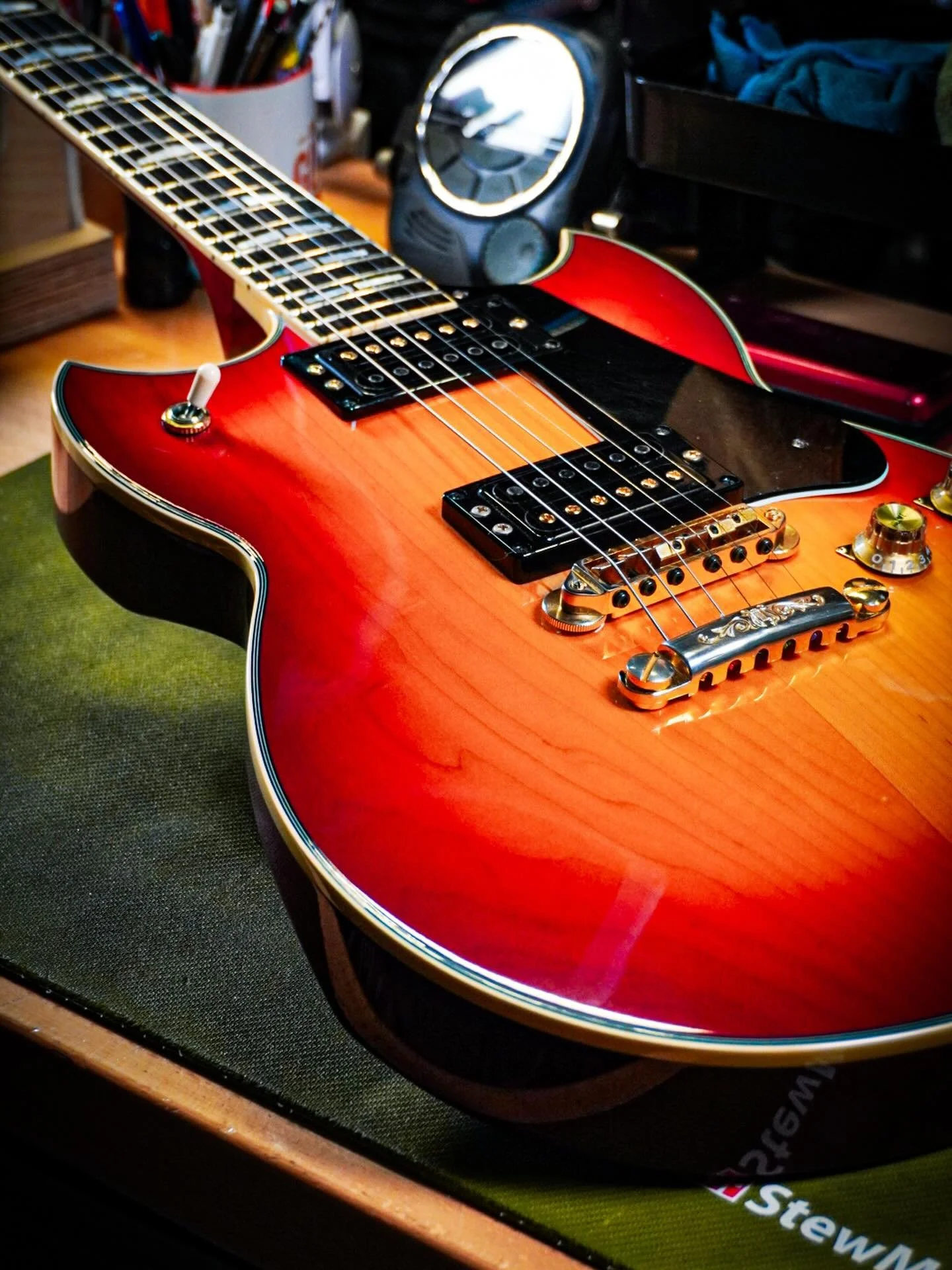 This Yamaha SG1000 is all done! Such a great example of one of these. Super clean, not as weighty as others but still a chunk, and plays like butter! #yamaha #yamahasg1000 #yamahaguitars #guitarsofinstagram #guitarporn #guitartech #guitarrepair #what