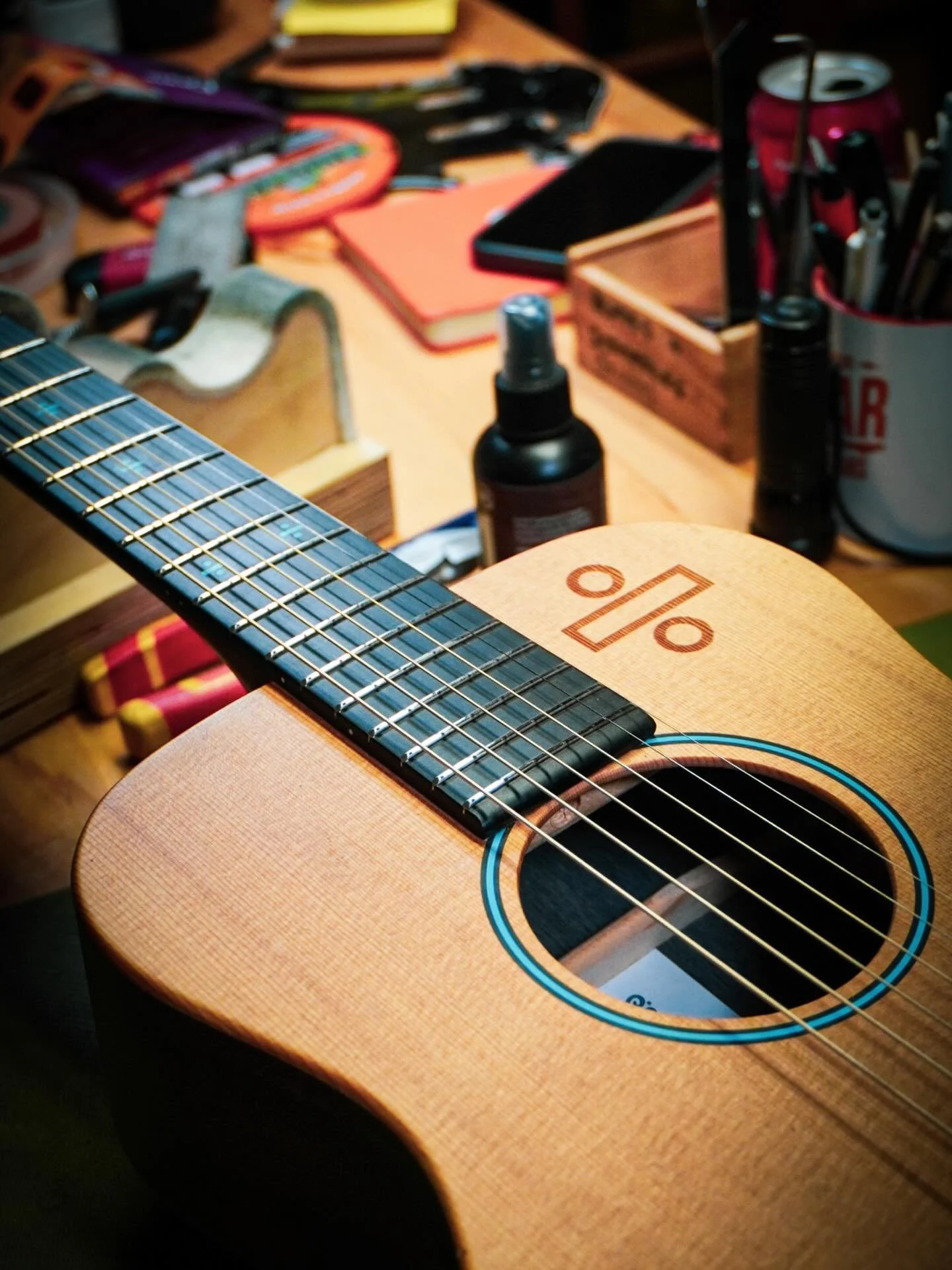 Back into the workshop this evening to get this Martine Ed Sheeran acoustic all setup. It came it with a banana for a neck. Now it&rsquo;s all sorted it&rsquo;s playing great!
#martin #martinacoustic #martinedsheeran #edsheeran #guitarsofinstagram #g