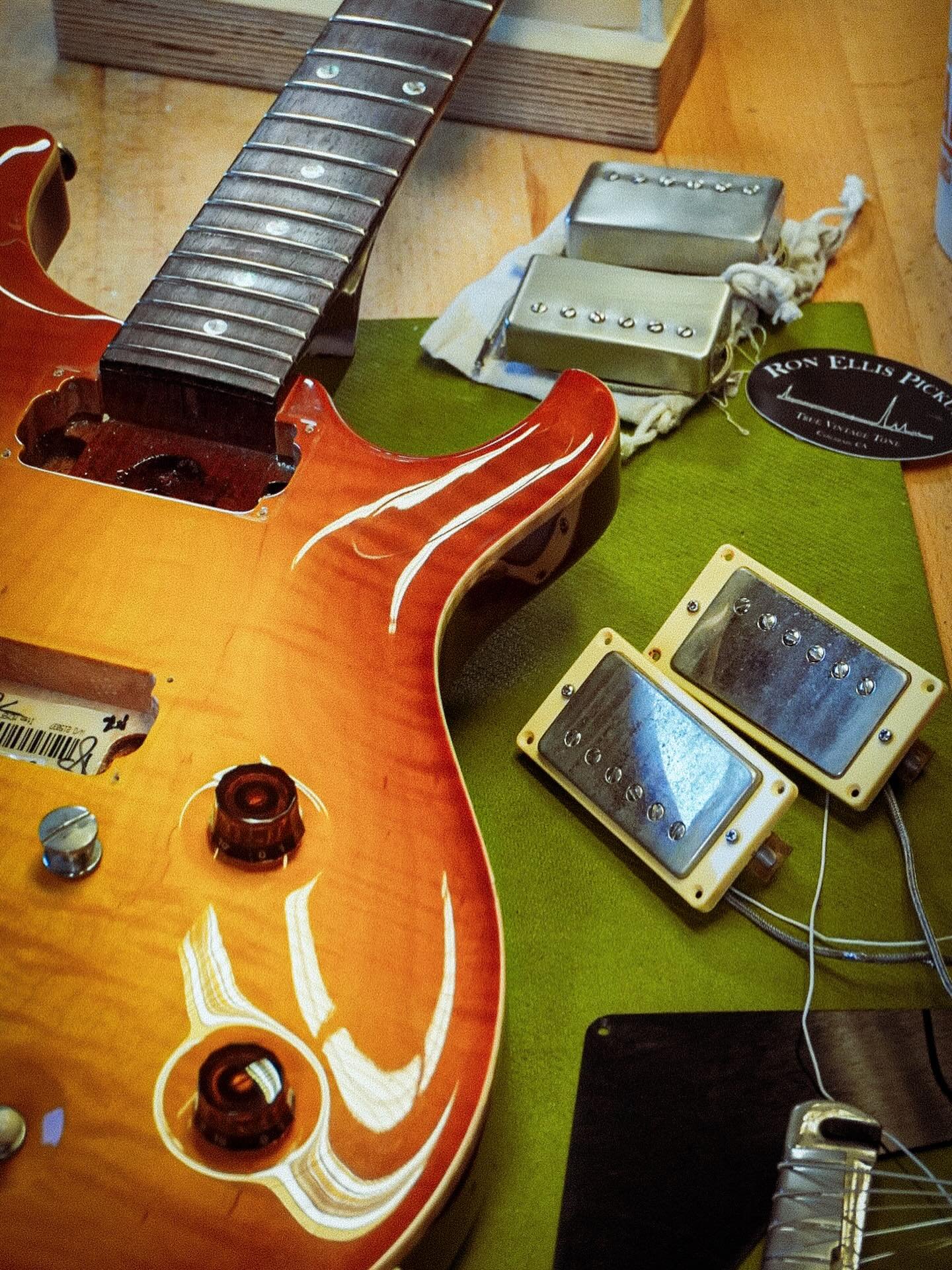 A pickup swap on this PRS 20th anniversary McCarty for @thestudiorats Installing a set of @ronellispickups for him! #prs #prsguitars #whatsonyourbench #southamptonguitarrepairs