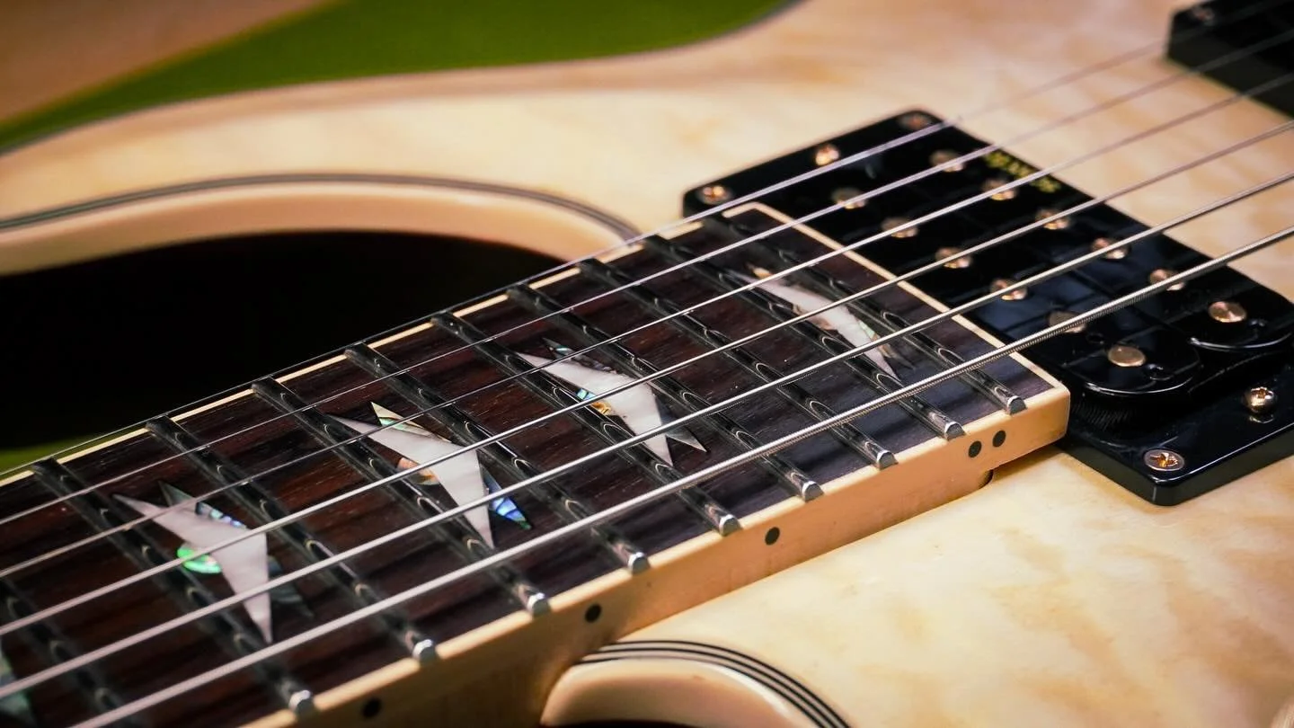 Shiny frets on this Schecter Omen Extreme guitar! In for a setup in Drop D 🤘🏻#schecter #guitar #whatsonyourbench #southamptonguitarrepairs