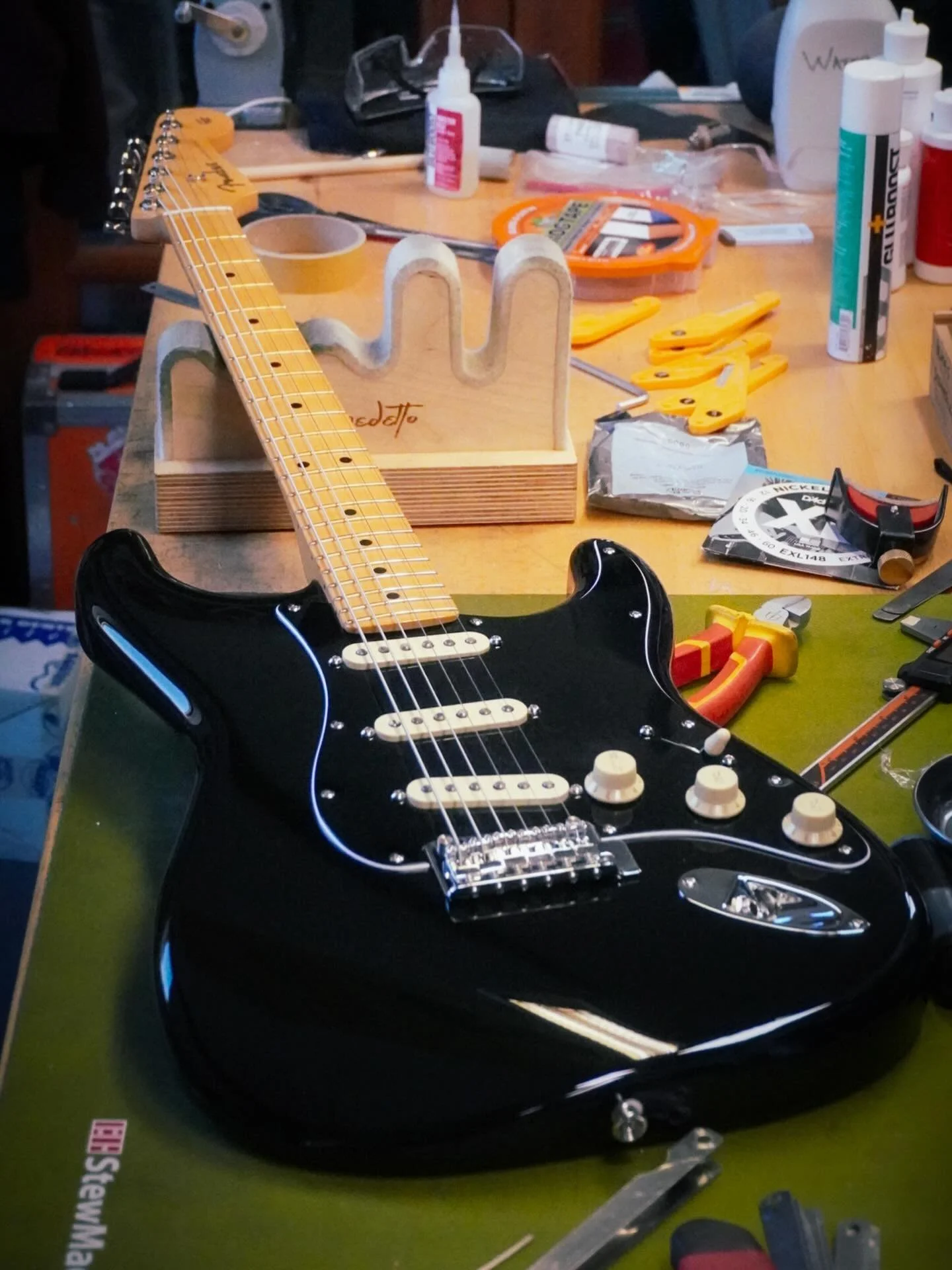 A late but Happy Straturday! This Fender Player 2 Strat was in for a setup and some tweaks to get it perfect! A Chucky set of 12-60 D&rsquo;addario strings on in Drop C and it&rsquo;s ready to go!  #fender #straturday #whatsonyourbench #southamptongu