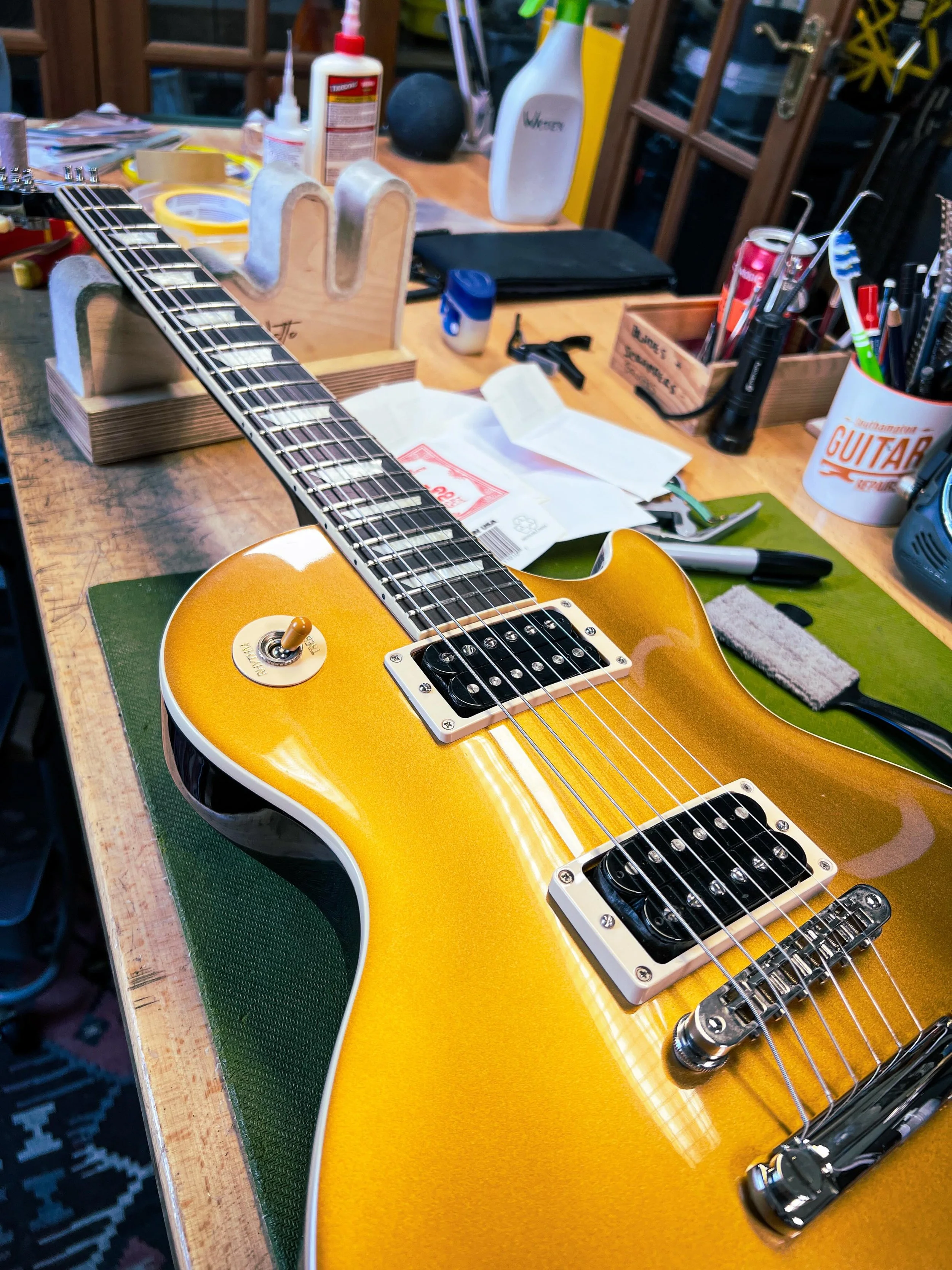 A few of the guitars that have been across my bench today! I&rsquo;m loving every minute in the workshop at the moment and there&rsquo;s still so much more to come! #gibson #ibanez #whatsonyourbench #southamptonguitarrepairs