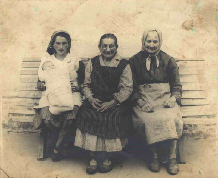 Grandma, grandma's ma, grandma's pa's ma.png