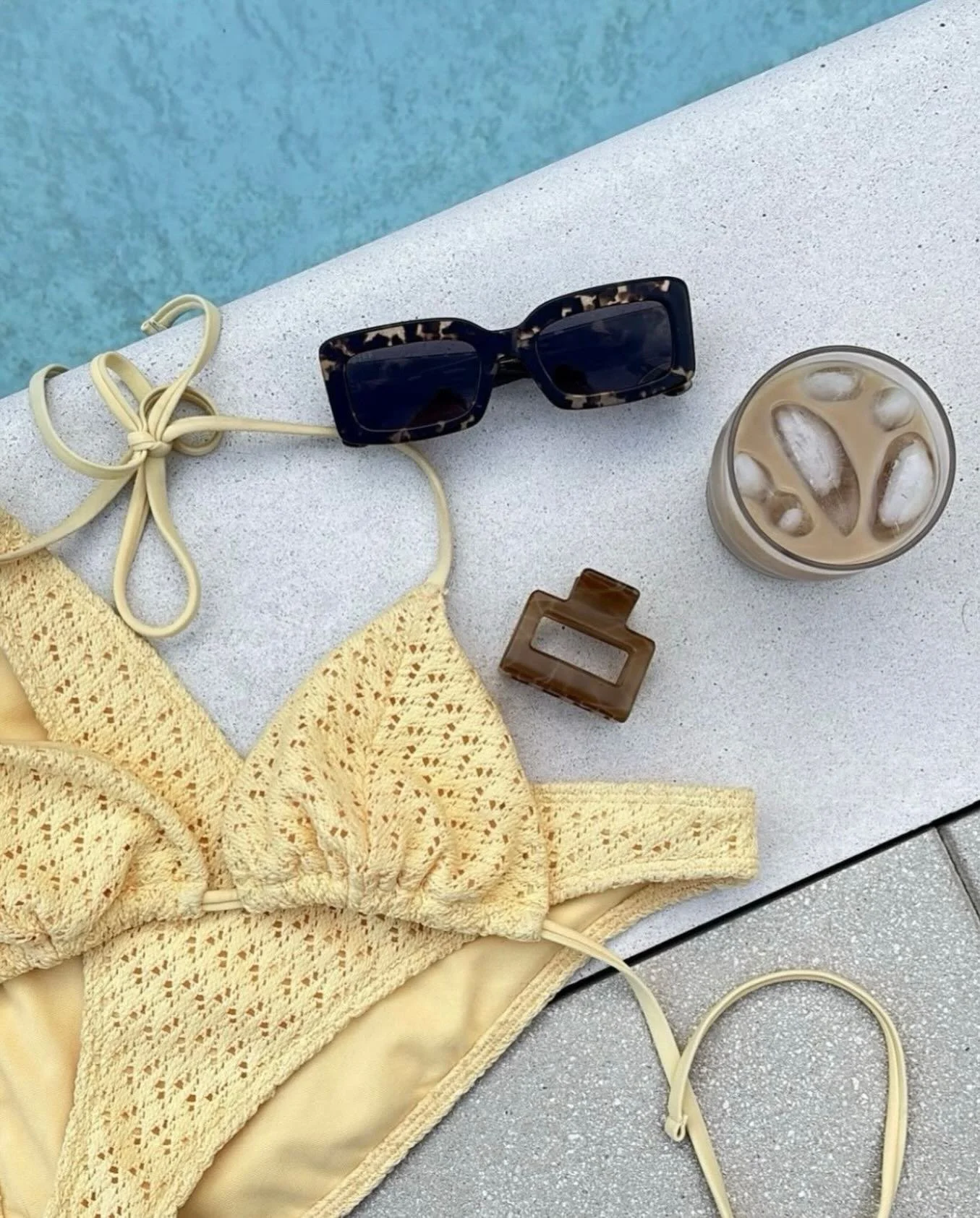 Poolside with @diffeyewear 🕶️