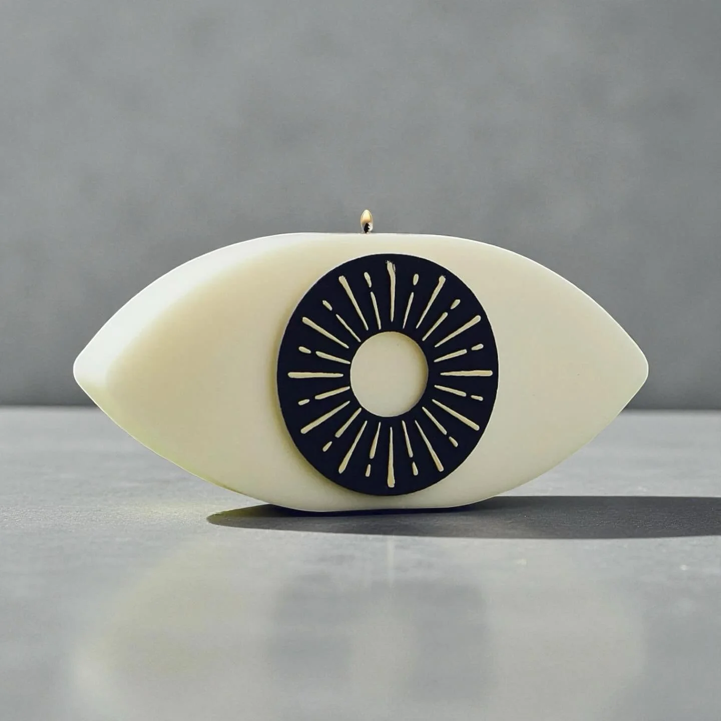 Eyes without a face. @davieochocandleco