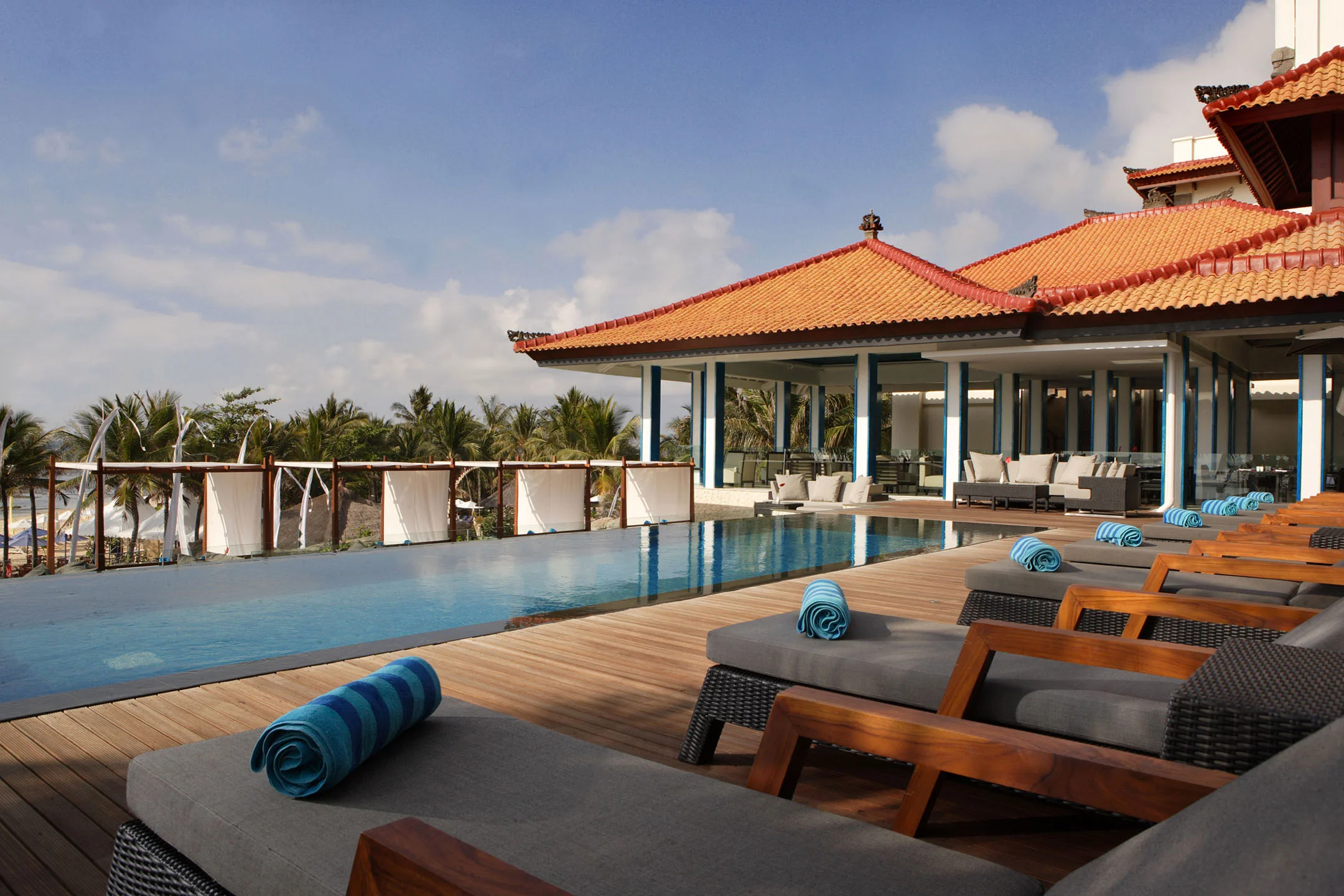 Club-Pool.jpg