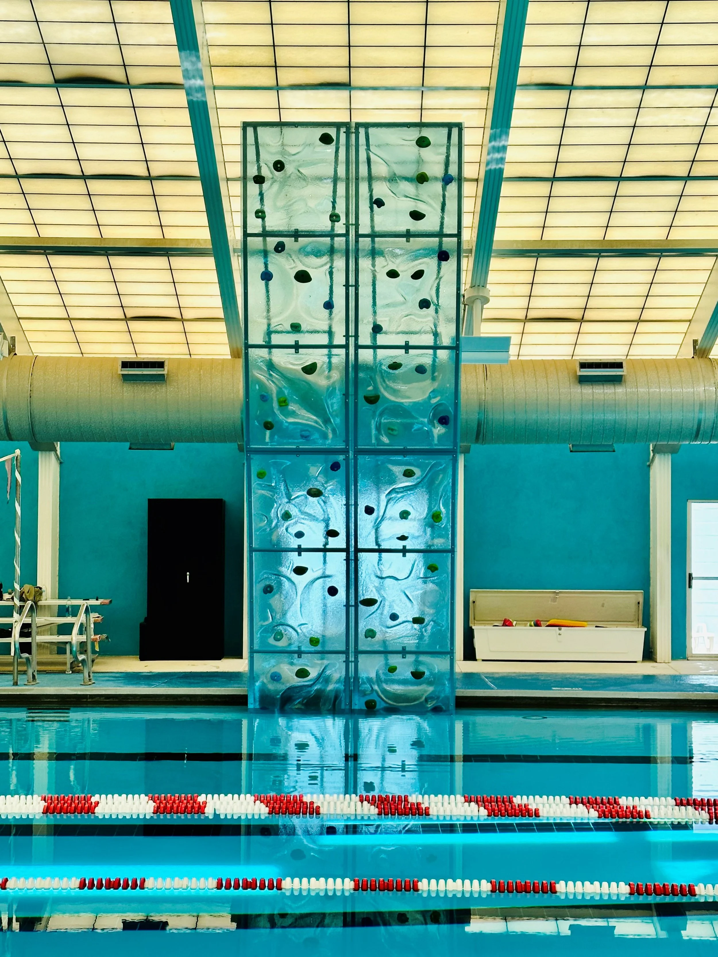 aquaclimb-kurve-poolside-adventures-makers-of-aquaclimb-climbing