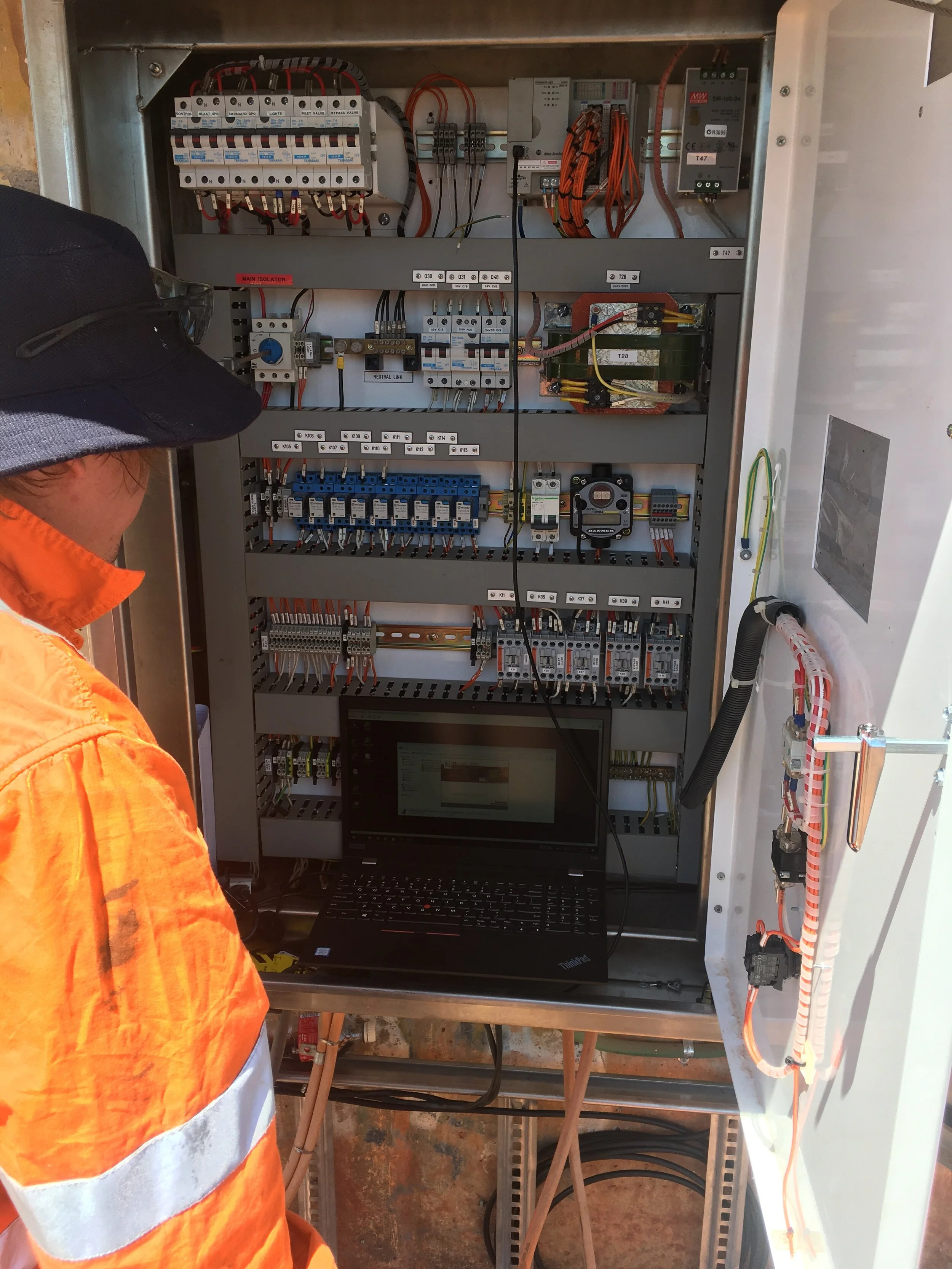 Mine ElecJJNBNtricians