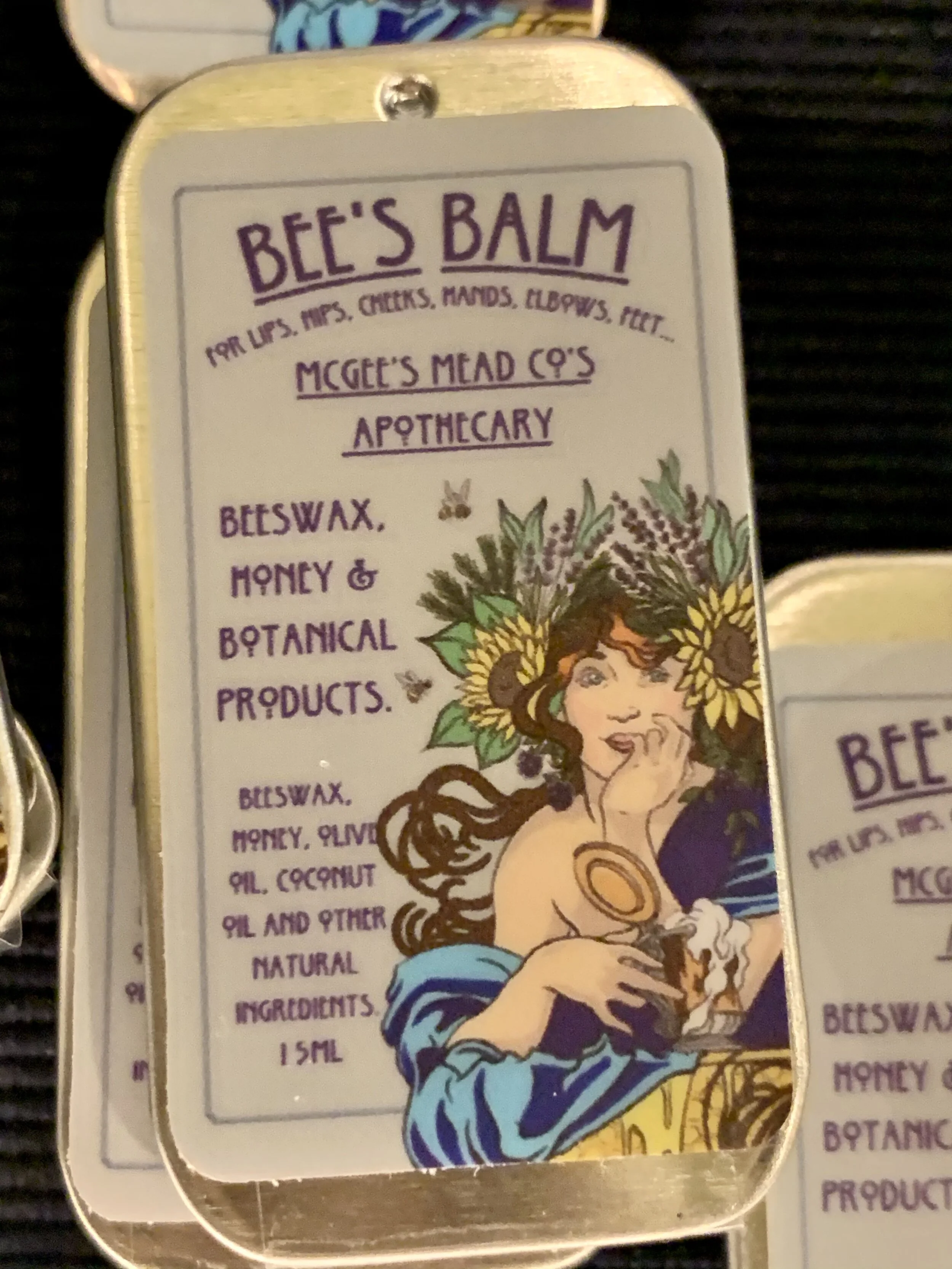 Bee's balm close up copy.jpg