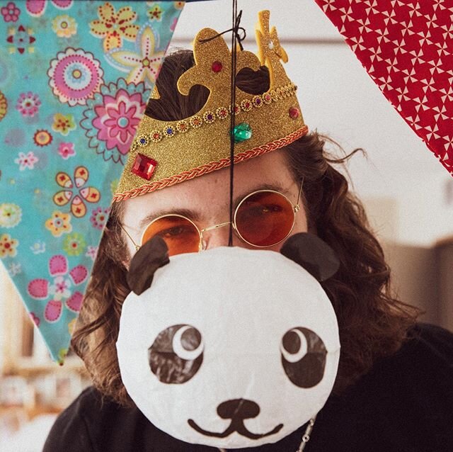 Since I can&rsquo;t see anyone today I thought I would do a Birthday live stream and spend the evening with all of you. Come ask me questions and hear me play some of my songs and some of my favourite covers. See you at 6.30pm UK time🎈🐼