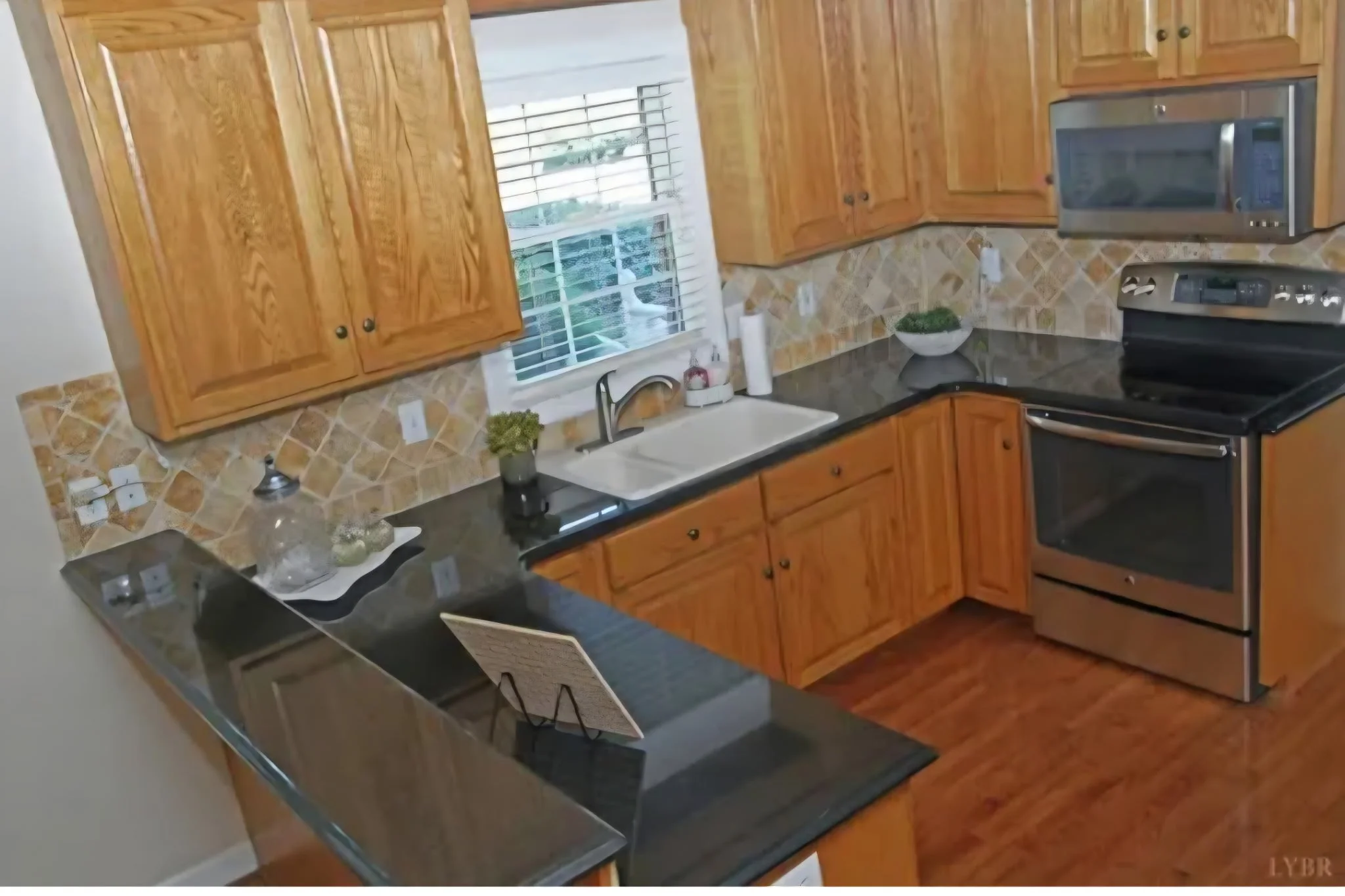 LOCATION: Forest, Virginia - Available!